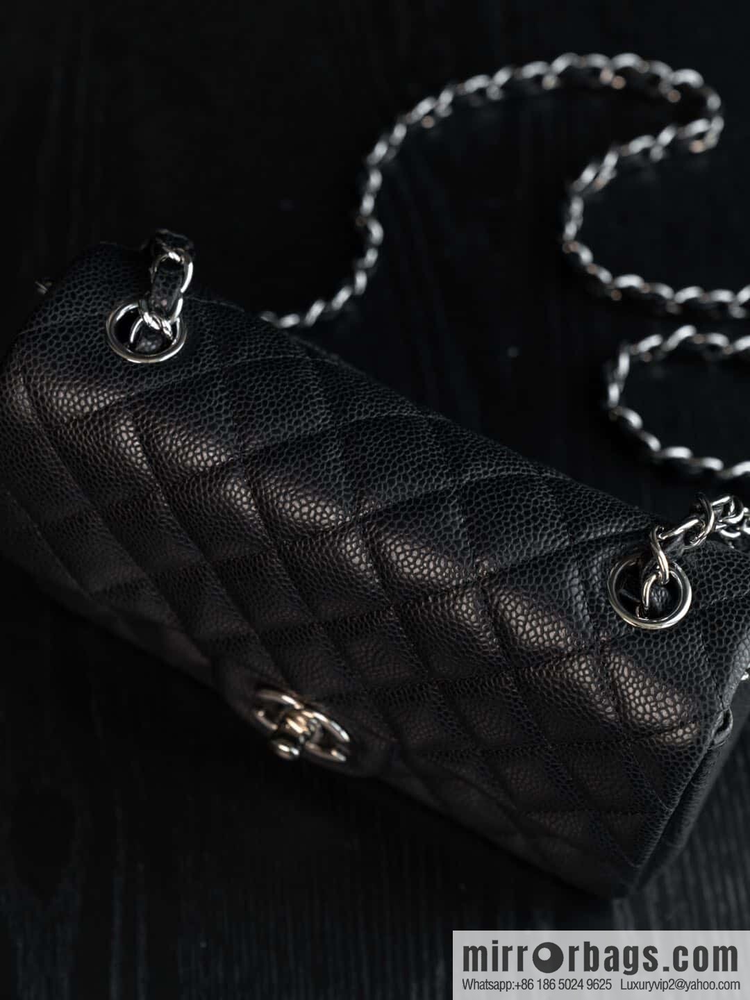 ℂ𝔽 𝗖𝗹𝗮𝘀𝘀𝗶𝗰 𝗙𝗹𝗮𝗽 | genuine leather litchi pattern black silver 🖤 A01116