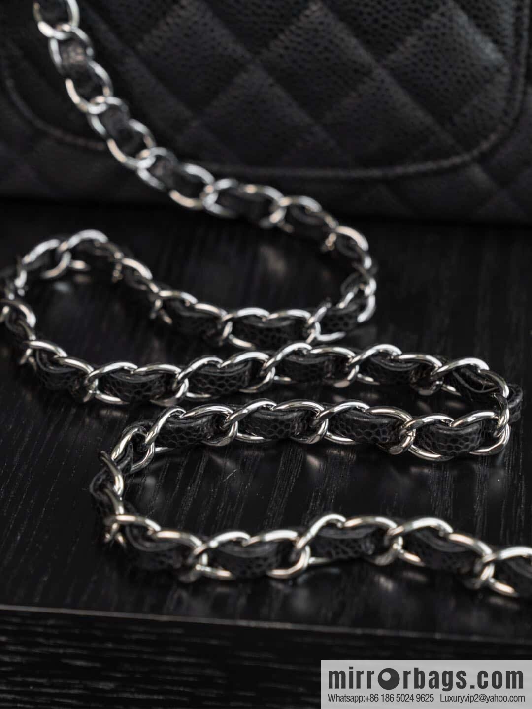 ℂ𝔽 𝗖𝗹𝗮𝘀𝘀𝗶𝗰 𝗙𝗹𝗮𝗽 | genuine leather litchi pattern black silver 🖤 A01116