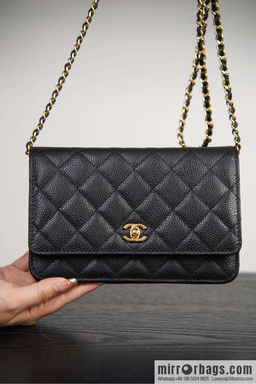 𝐂𝐡𝐚𝐧𝐞𝐥 𝟐𝟒𝐤 𝐰𝐨𝐜 fortune bag (button version) black cow gold 🖤 AP4241