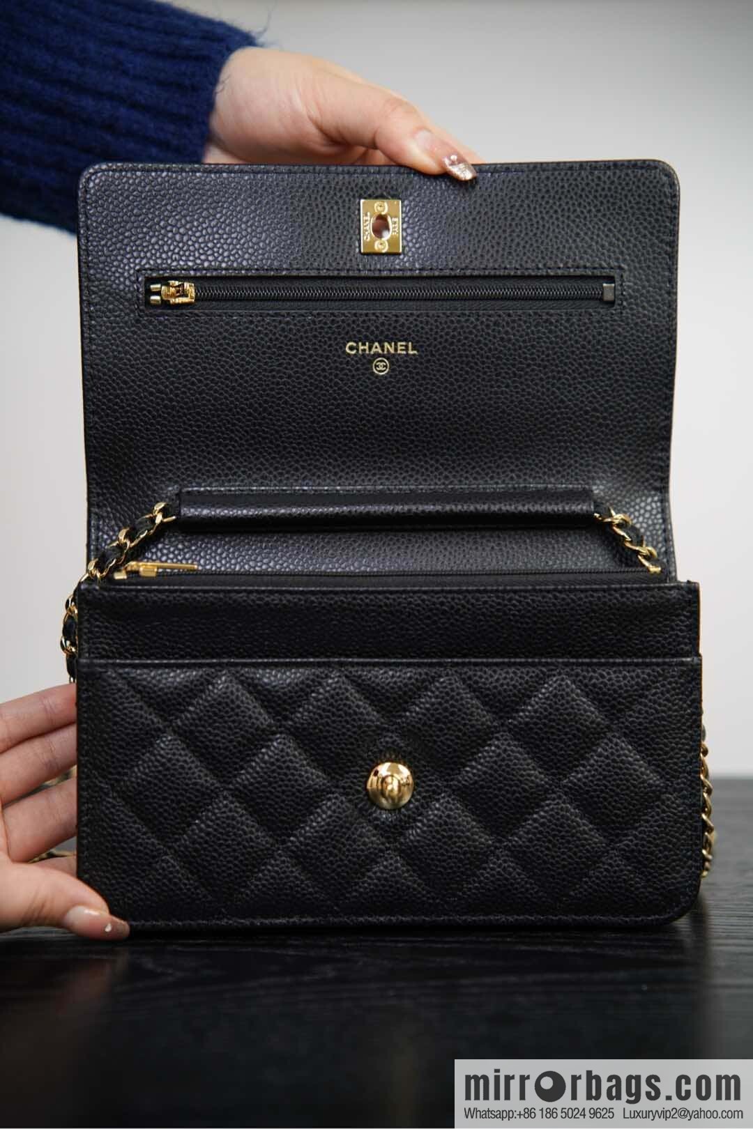 𝐂𝐡𝐚𝐧𝐞𝐥 𝟐𝟒𝐤 𝐰𝐨𝐜 fortune bag (button version) black cow gold 🖤 AP4241