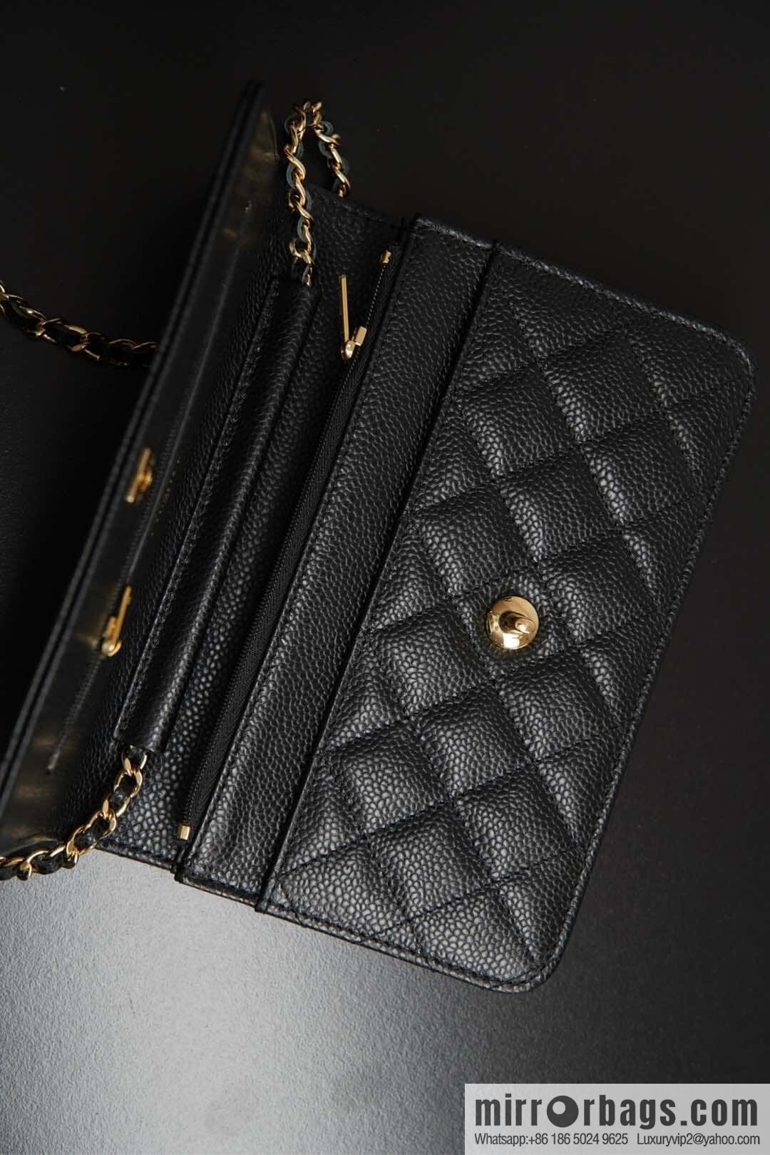 𝐂𝐡𝐚𝐧𝐞𝐥 𝟐𝟒𝐤 𝐰𝐨𝐜 fortune bag (button version) black cow gold 🖤 AP4241