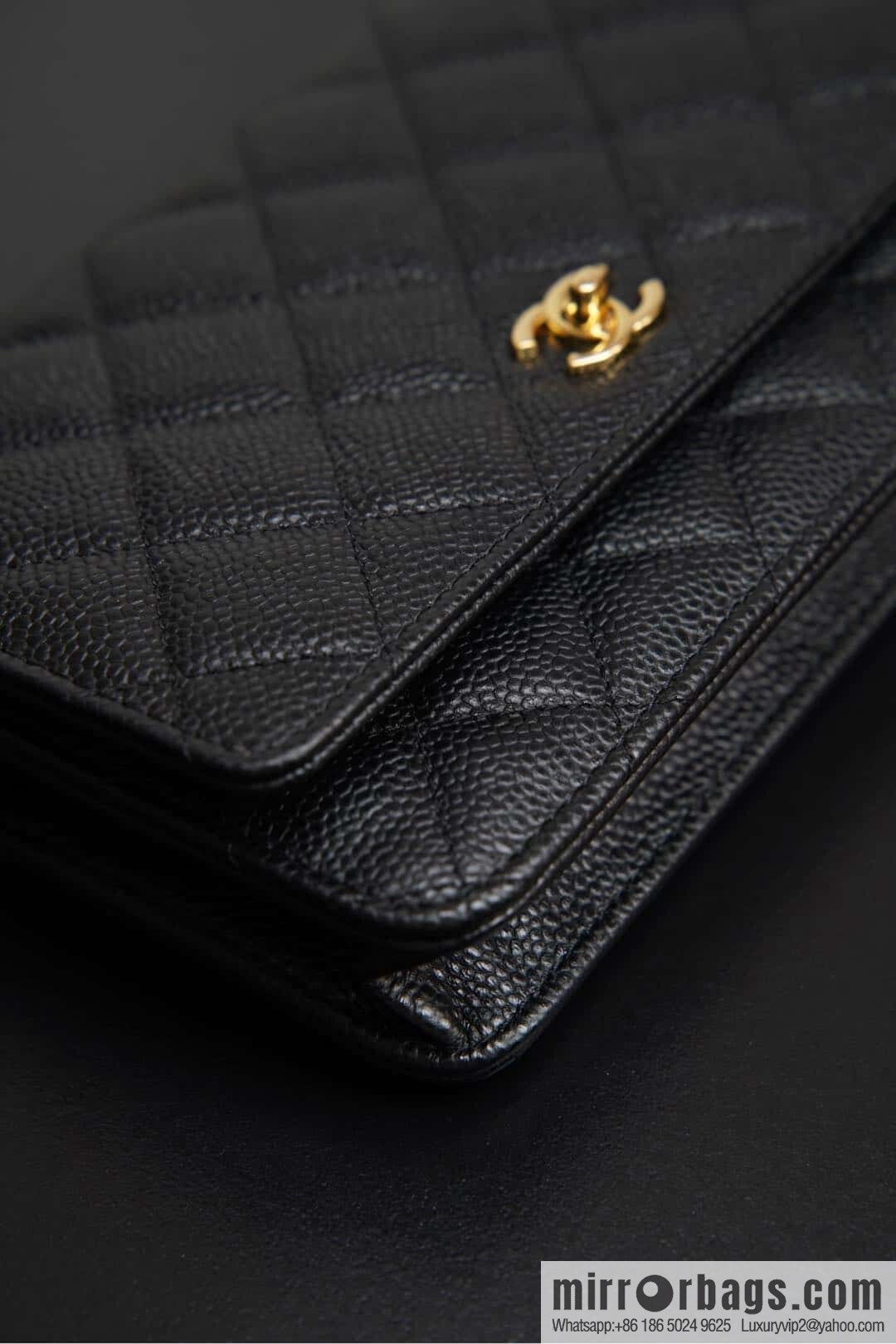 𝐂𝐡𝐚𝐧𝐞𝐥 𝟐𝟒𝐤 𝐰𝐨𝐜 fortune bag (button version) black cow gold 🖤 AP4241