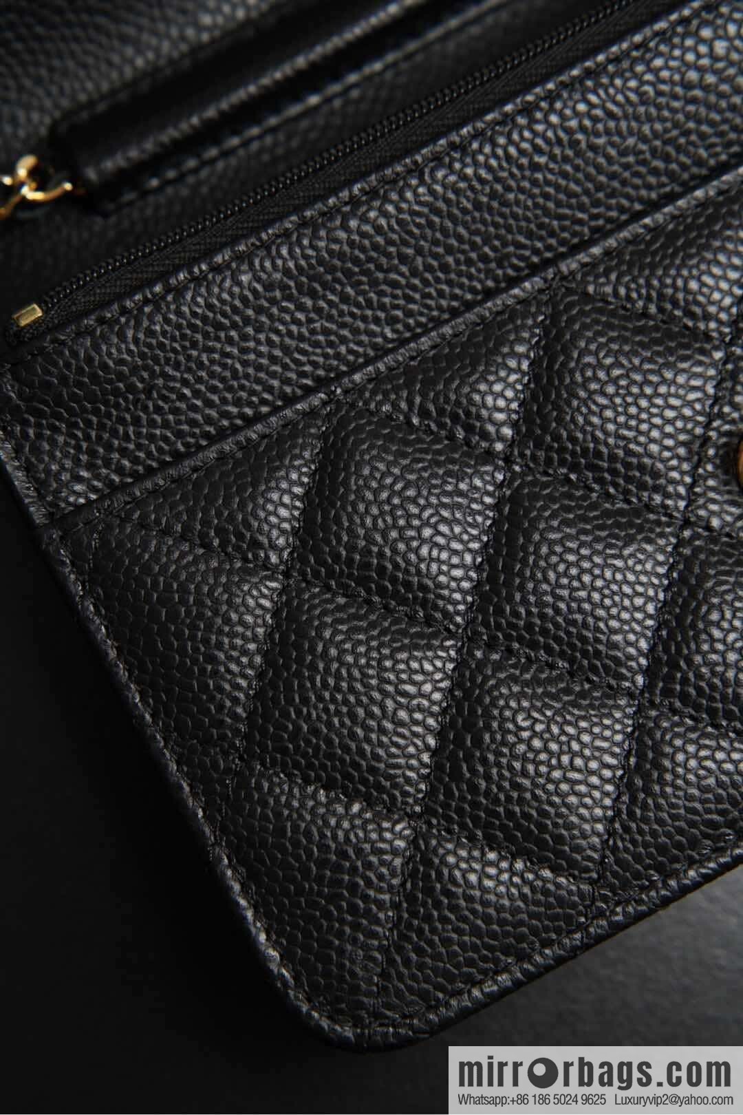 𝐂𝐡𝐚𝐧𝐞𝐥 𝟐𝟒𝐤 𝐰𝐨𝐜 fortune bag (button version) black cow gold 🖤 AP4241