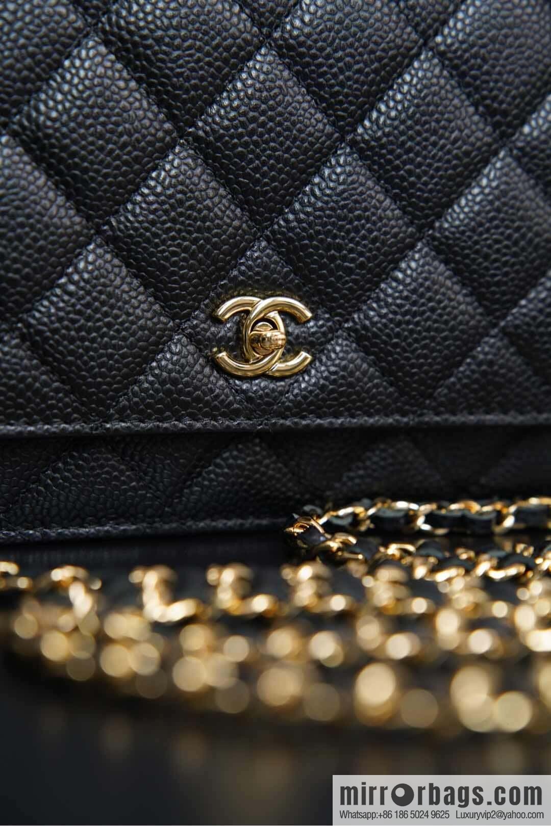 𝐂𝐡𝐚𝐧𝐞𝐥 𝟐𝟒𝐤 𝐰𝐨𝐜 fortune bag (button version) black cow gold 🖤 AP4241
