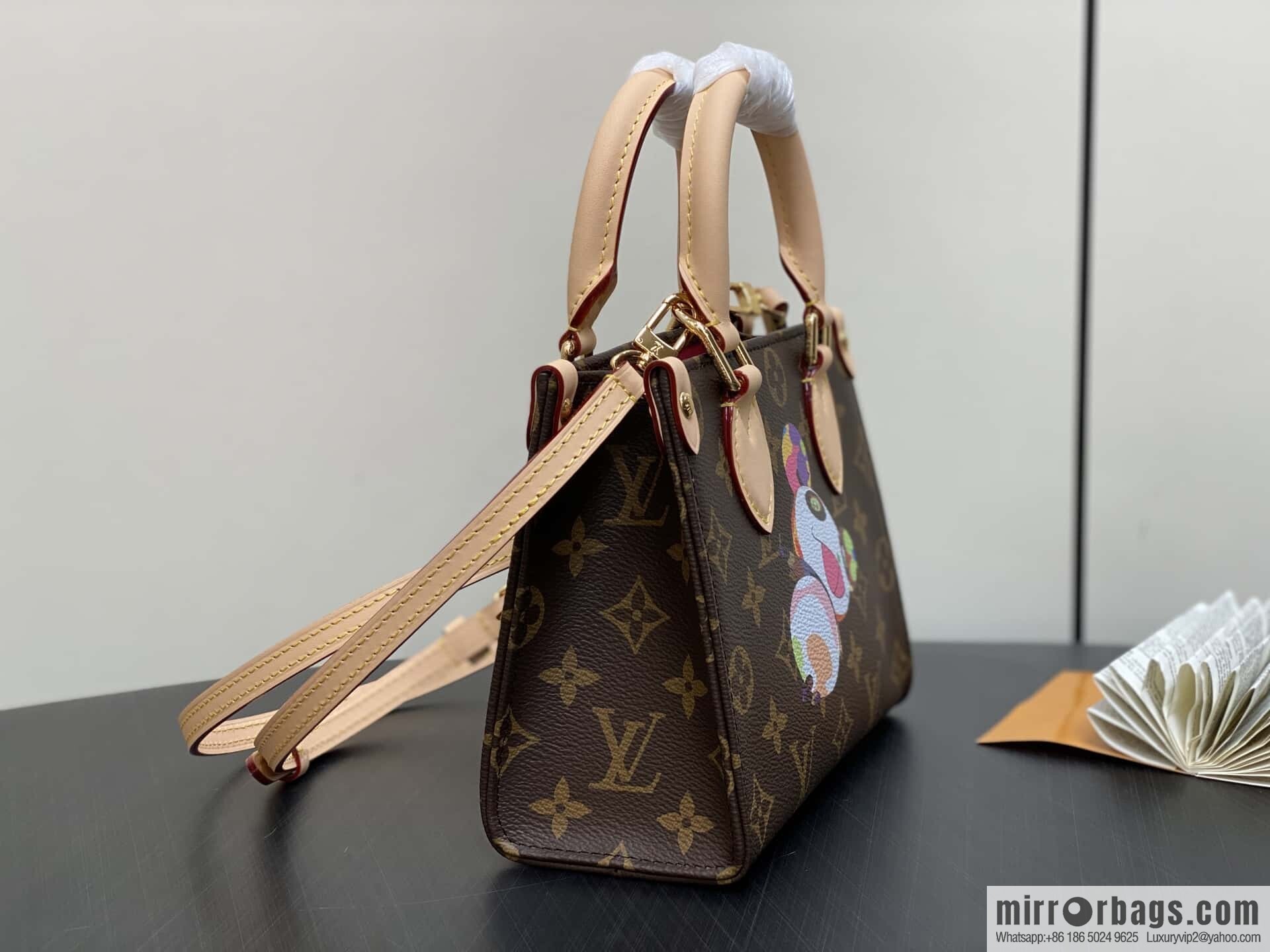[Boutique‑grade] M13668 presbyopia, panda square bag, variable code chip version LV X TM ONTHEGO BB handbag