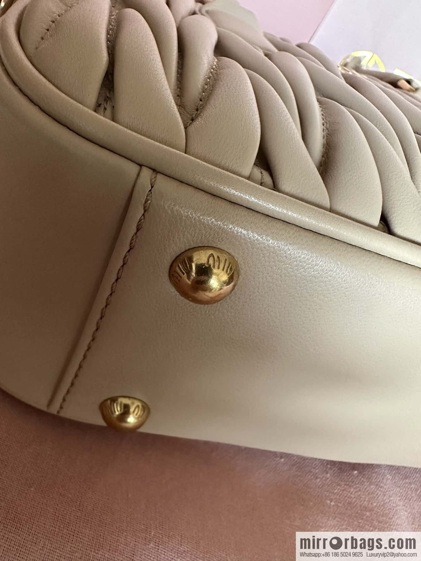 5BB124: MiuMiu's new too pretty bowling handbag, milk tea color Arcadie Matelassé soft sheepskin handbag