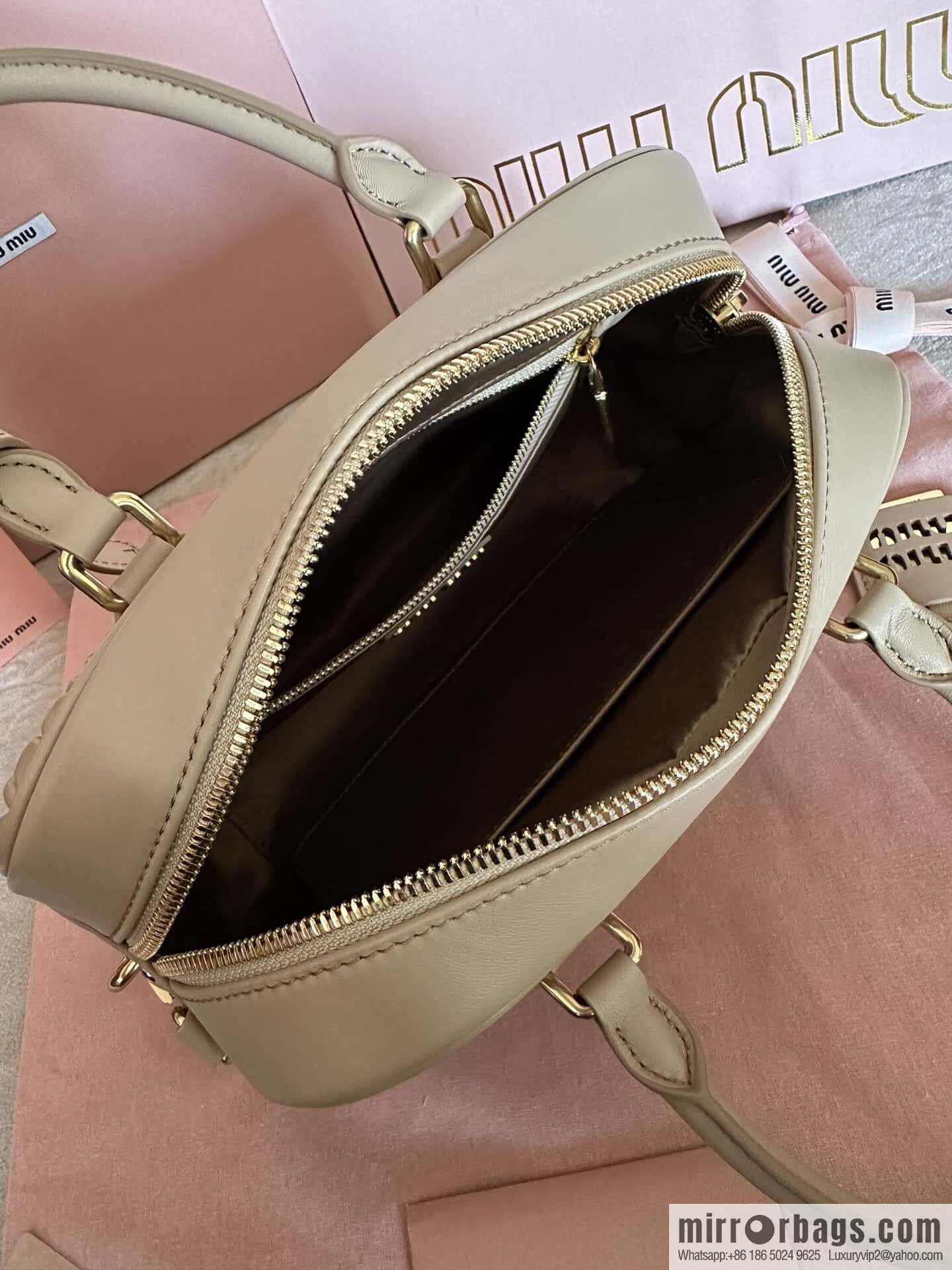 5BB124: MiuMiu's new too pretty bowling handbag, milk tea color Arcadie Matelassé soft sheepskin handbag