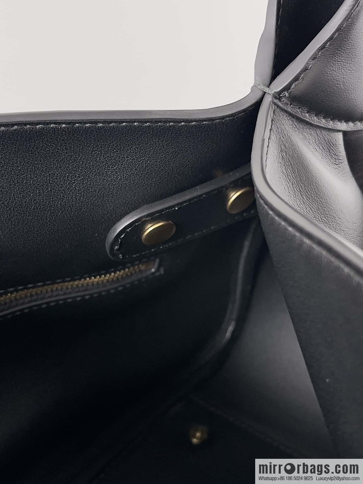 ๐๐๐ฅ๐๐ง๐๐ข๐๐ ๐๐จ๐๐๐จ Bel Air Black Smooth Cow Leather Medium Shoulder Backpack