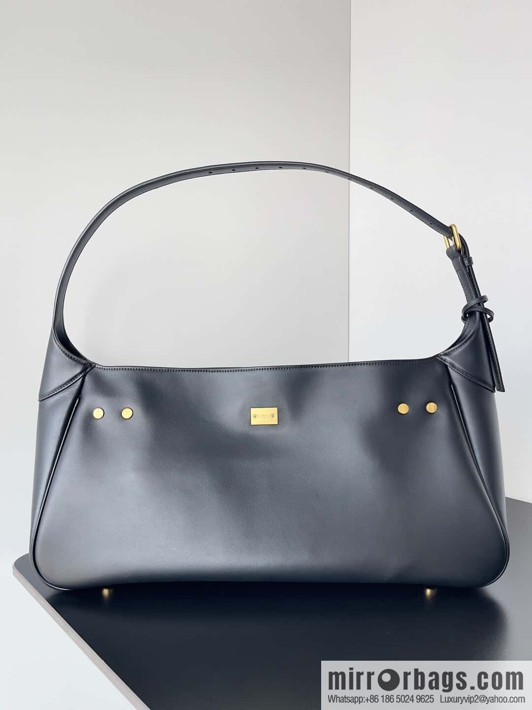 ๐๐๐ฅ๐๐ง๐๐ข๐๐ ๐๐จ๐๐๐จ Bel Air Black Smooth Cow Leather Shoulder Backpack