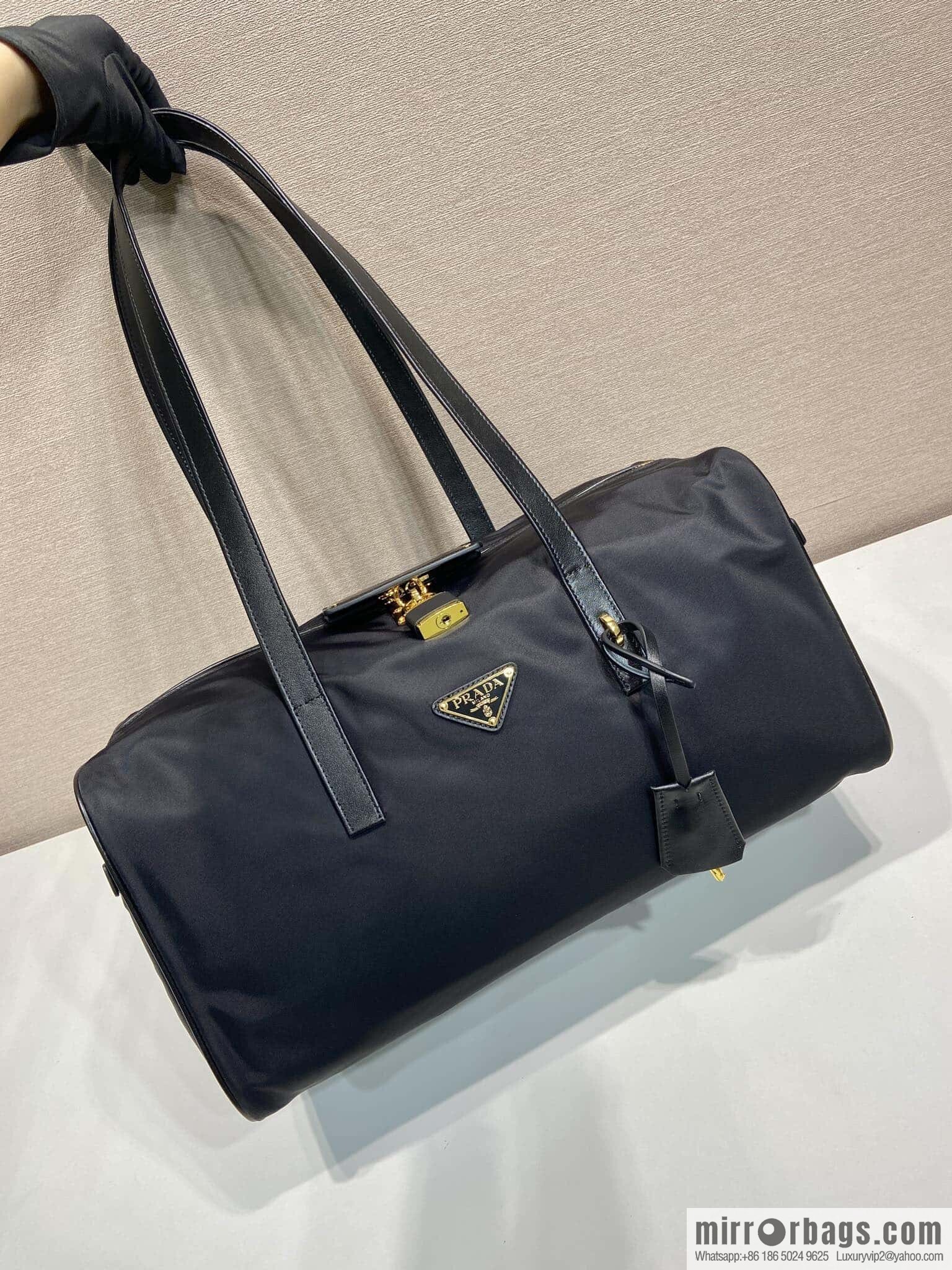 PRADA 🎉 new travel bag 🎉 1BB135🎊🎊