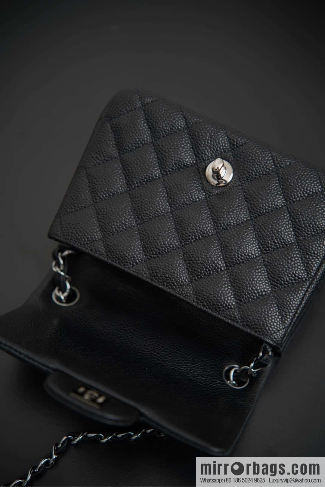 ℂ𝔽 𝗖𝗹𝗮𝘀𝘀𝗶𝗰 𝗙𝗹𝗮𝗽 | genuine leather lychee pattern, Fatty Fang, black silver 🖤 A01115