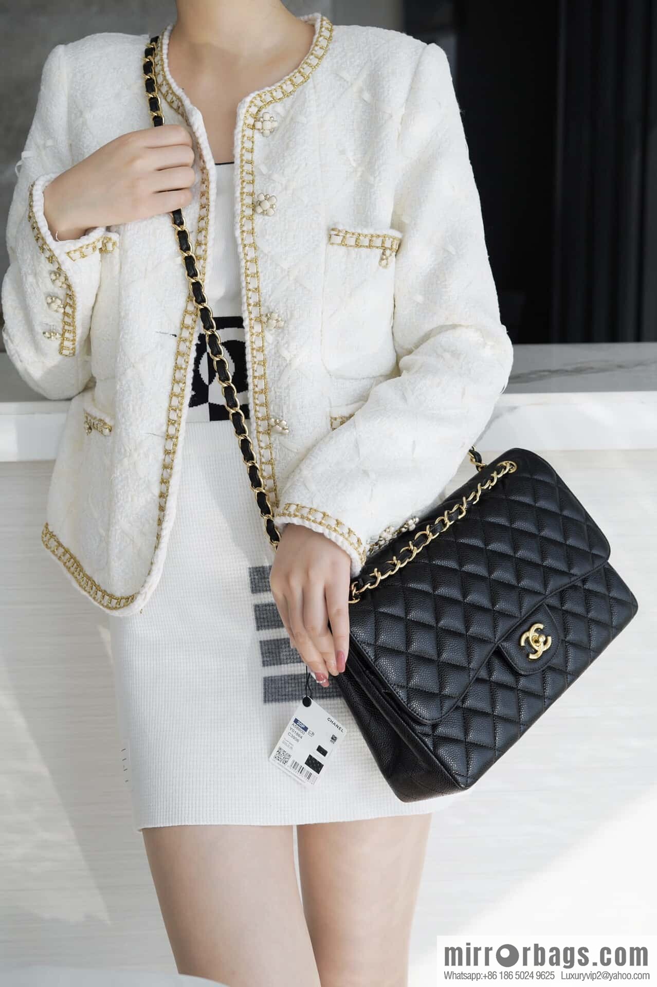 ℂ𝔽 𝗖𝗹𝗮𝘀𝘀𝗶𝗰 𝗙𝗹𝗮𝗽 𝐉𝐮𝐦𝐛𝐨 | genuine skin, caviar, black gold A58600