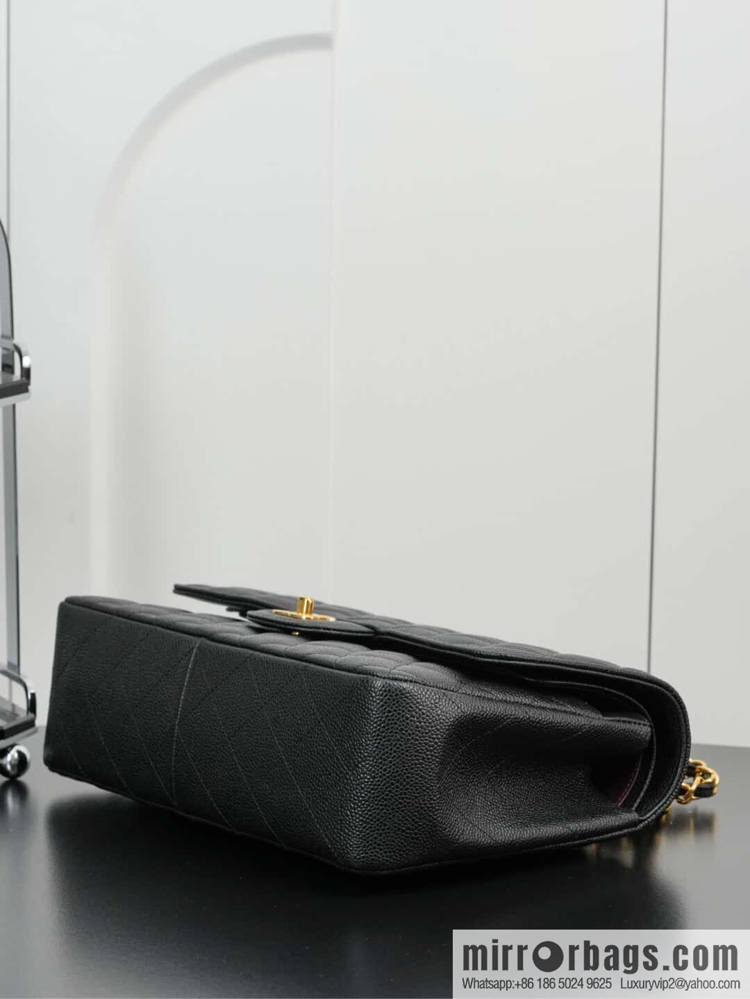 ℂ𝔽 𝗖𝗹𝗮𝘀𝘀𝗶𝗰 𝗙𝗹𝗮𝗽 𝐉𝐮𝐦𝐛𝐨 | genuine skin, caviar, black gold A58600