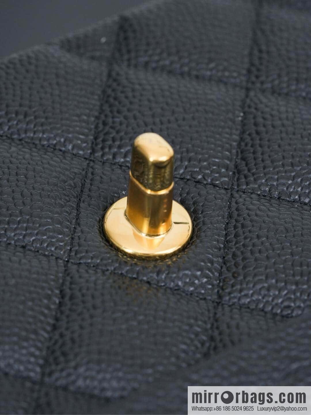 ℂ𝔽 𝗖𝗹𝗮𝘀𝘀𝗶𝗰 𝗙𝗹𝗮𝗽 𝐉𝐮𝐦𝐛𝐨 | genuine skin, caviar, black gold A58600