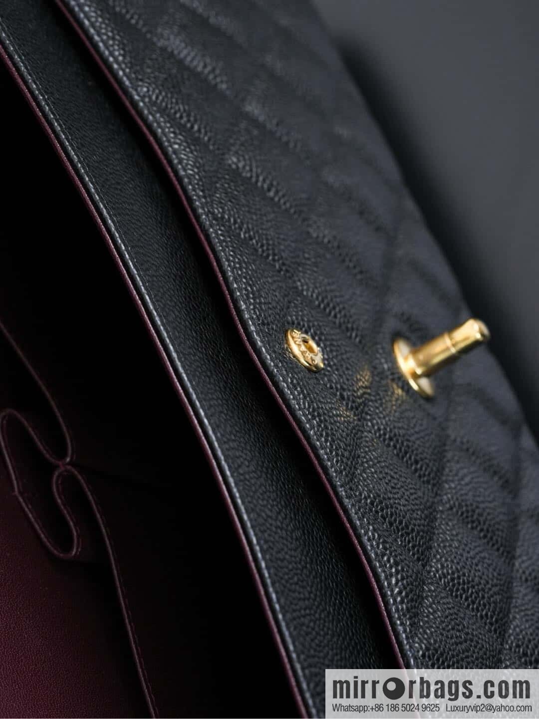ℂ𝔽 𝗖𝗹𝗮𝘀𝘀𝗶𝗰 𝗙𝗹𝗮𝗽 𝐉𝐮𝐦𝐛𝐨 | genuine skin, caviar, black gold A58600