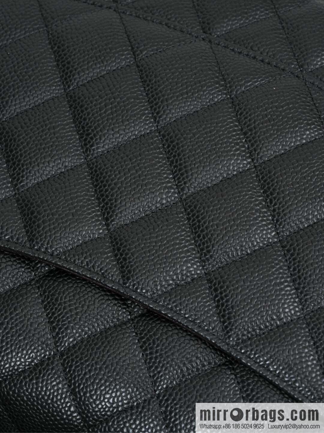 ℂ𝔽 𝗖𝗹𝗮𝘀𝘀𝗶𝗰 𝗙𝗹𝗮𝗽 𝐉𝐮𝐦𝐛𝐨 | genuine skin, caviar, black gold A58600