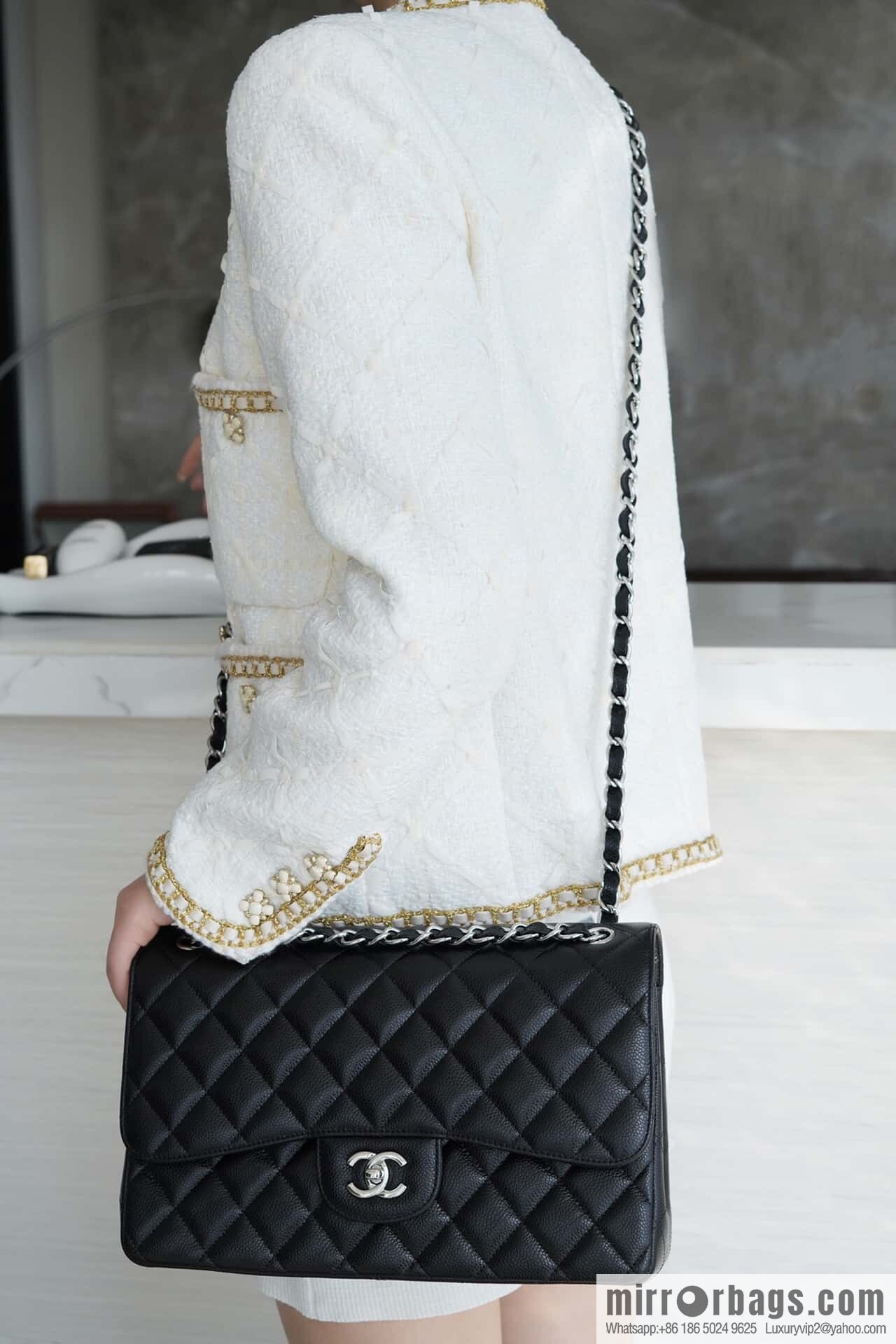 โ๐ฝ ๐๐น๐ฎ๐๐๐ถ๐ฐ ๐๐น๐ฎ๐ฝ ๐๐ฎ๐ฆ๐๐จ ๏ฝ genuine leather, caviar, black silver ๐ค A58600
