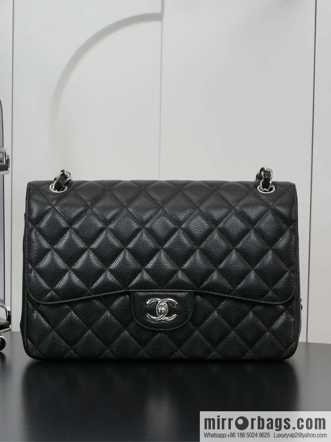 โ๐ฝ ๐๐น๐ฎ๐๐๐ถ๐ฐ ๐๐น๐ฎ๐ฝ ๐๐ฎ๐ฆ๐๐จ ๏ฝ genuine leather, caviar, black silver ๐ค A58600