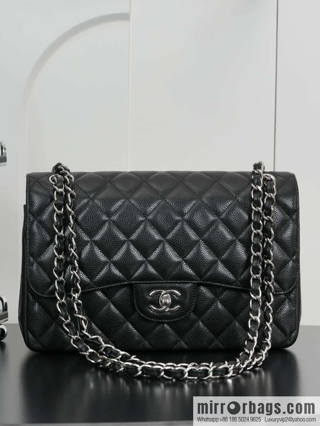 โ๐ฝ ๐๐น๐ฎ๐๐๐ถ๐ฐ ๐๐น๐ฎ๐ฝ ๐๐ฎ๐ฆ๐๐จ ๏ฝ genuine leather, caviar, black silver ๐ค A58600