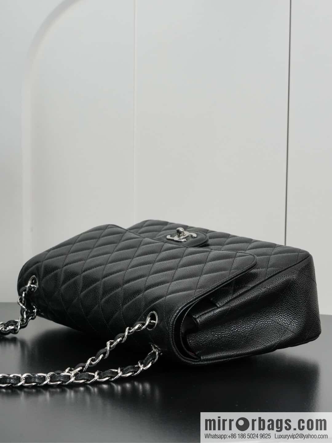 โ๐ฝ ๐๐น๐ฎ๐๐๐ถ๐ฐ ๐๐น๐ฎ๐ฝ ๐๐ฎ๐ฆ๐๐จ ๏ฝ genuine leather, caviar, black silver ๐ค A58600