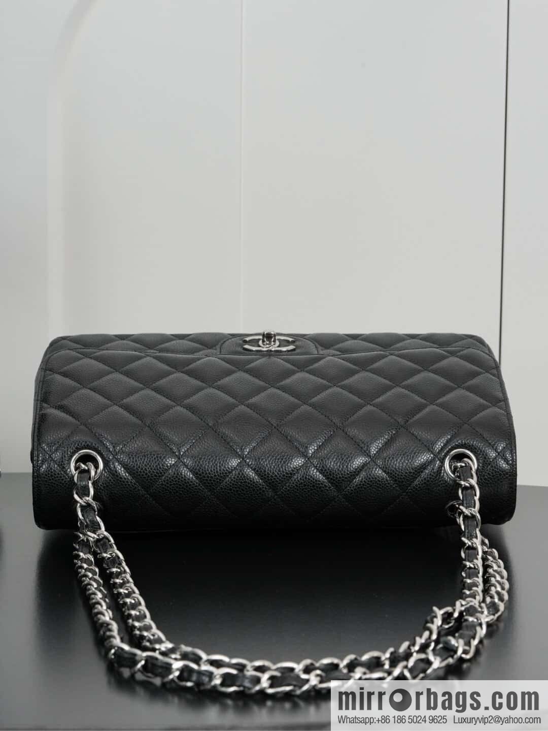 โ๐ฝ ๐๐น๐ฎ๐๐๐ถ๐ฐ ๐๐น๐ฎ๐ฝ ๐๐ฎ๐ฆ๐๐จ ๏ฝ genuine leather, caviar, black silver ๐ค A58600