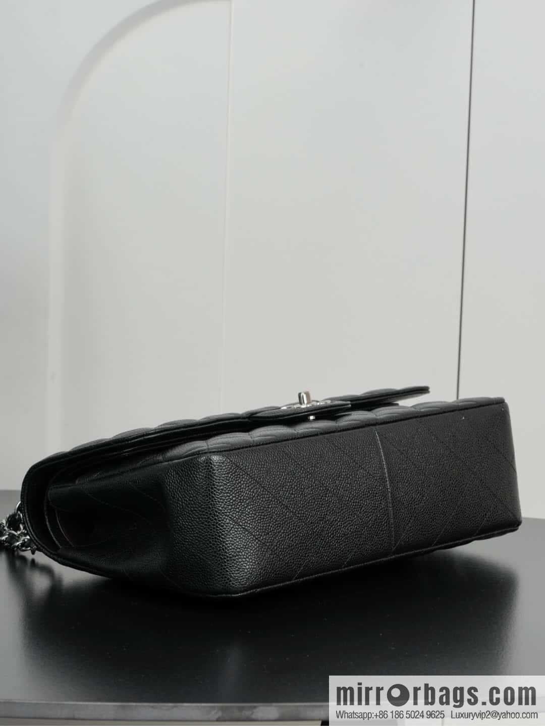 โ๐ฝ ๐๐น๐ฎ๐๐๐ถ๐ฐ ๐๐น๐ฎ๐ฝ ๐๐ฎ๐ฆ๐๐จ ๏ฝ genuine leather, caviar, black silver ๐ค A58600