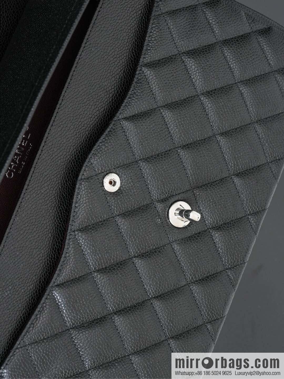 โ๐ฝ ๐๐น๐ฎ๐๐๐ถ๐ฐ ๐๐น๐ฎ๐ฝ ๐๐ฎ๐ฆ๐๐จ ๏ฝ genuine leather, caviar, black silver ๐ค A58600