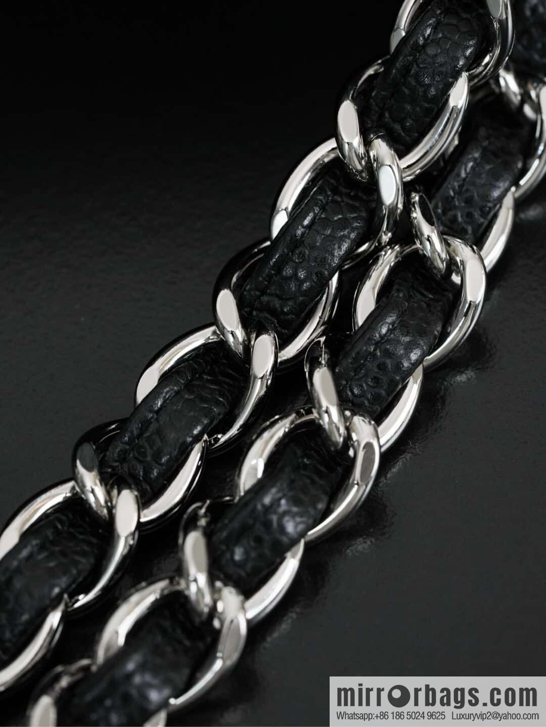 โ๐ฝ ๐๐น๐ฎ๐๐๐ถ๐ฐ ๐๐น๐ฎ๐ฝ ๐๐ฎ๐ฆ๐๐จ ๏ฝ genuine leather, caviar, black silver ๐ค A58600