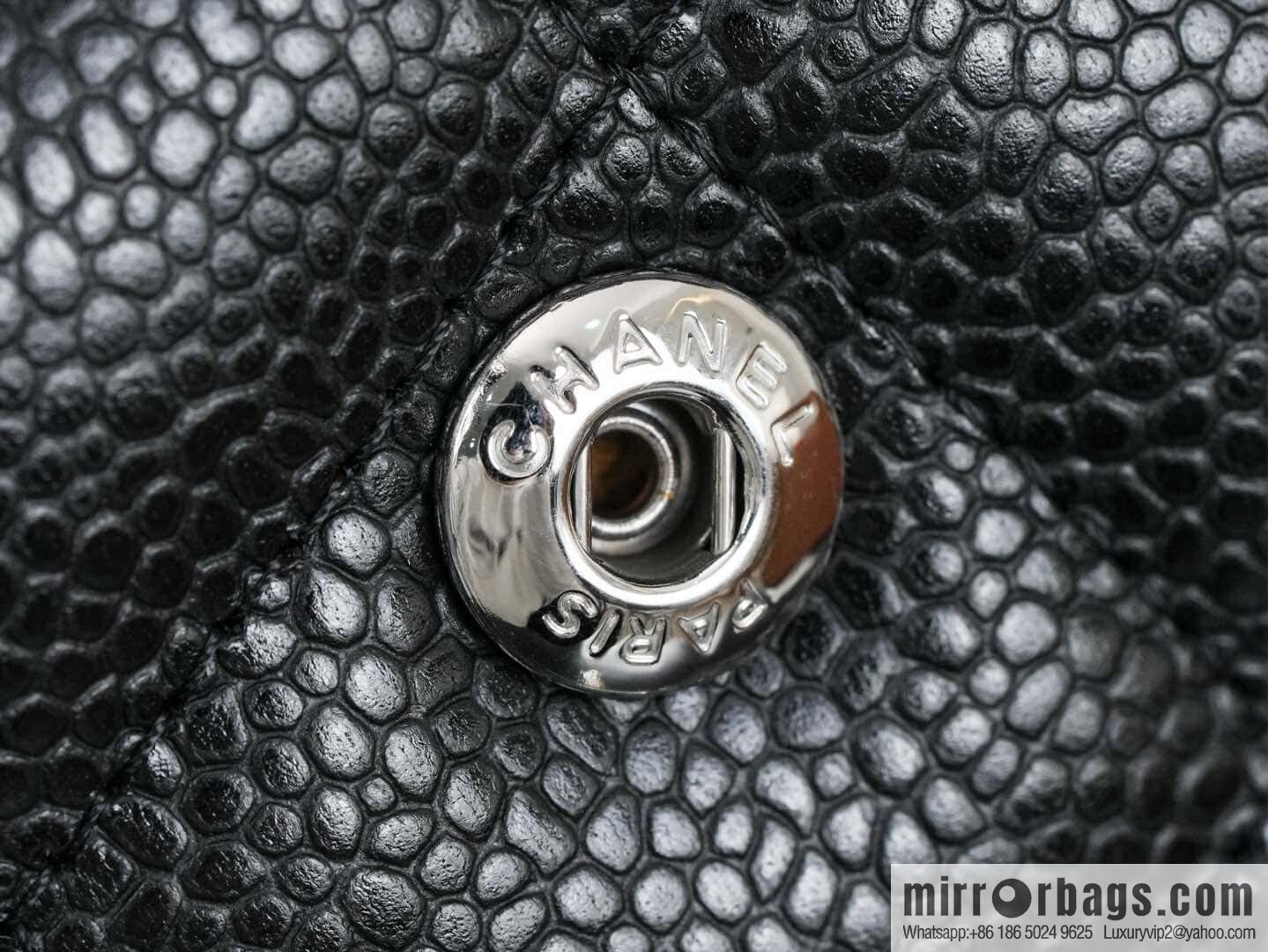 โ๐ฝ ๐๐น๐ฎ๐๐๐ถ๐ฐ ๐๐น๐ฎ๐ฝ ๐๐ฎ๐ฆ๐๐จ ๏ฝ genuine leather, caviar, black silver ๐ค A58600