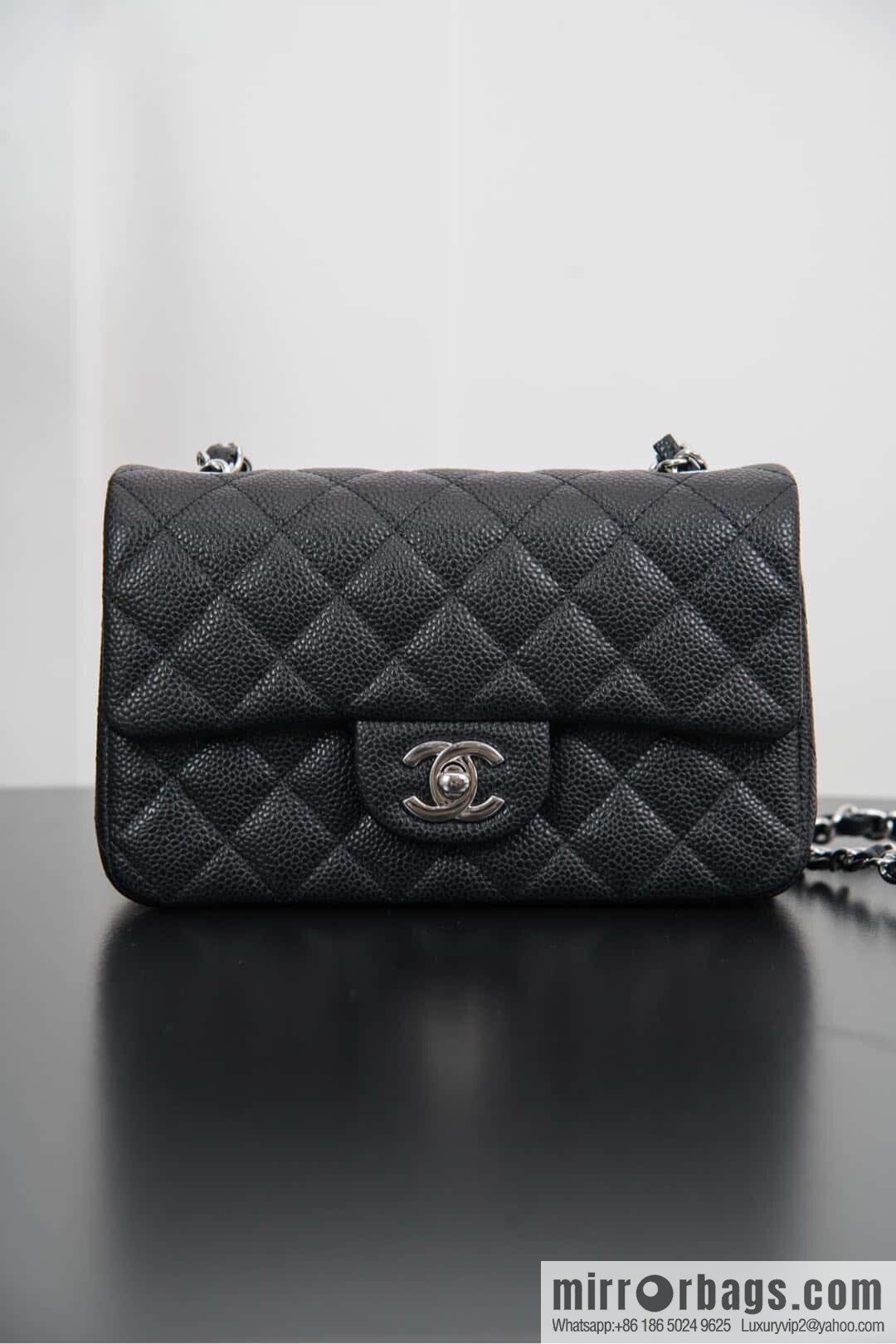 ℂ𝔽 𝗖𝗹𝗮𝘀𝘀𝗶𝗰 𝗙𝗹𝗮𝗽 | black silver 🖤 A01116