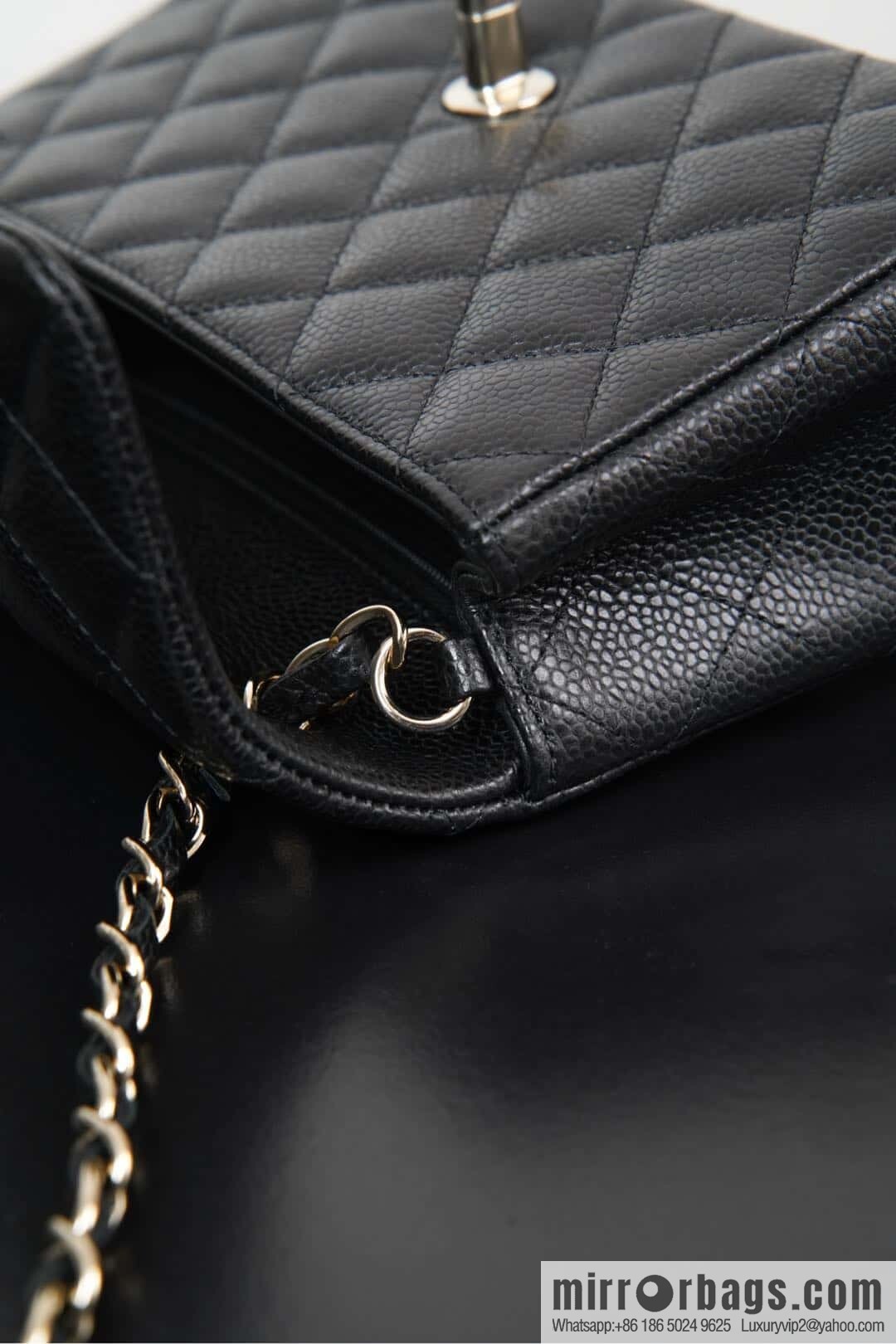 ℂ𝔽 𝗖𝗹𝗮𝘀𝘀𝗶𝗰 𝗙𝗹𝗮𝗽 | Litchi pattern black gold 🖤 A01116