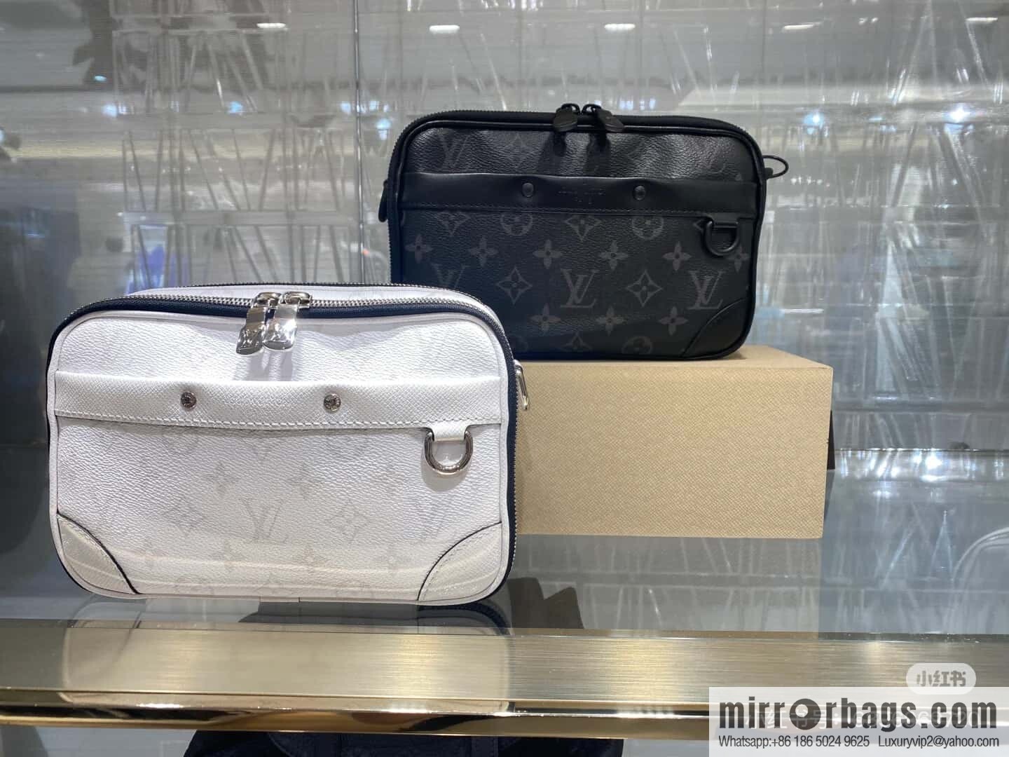 [Boutique‑grade] M31069 white flower, men's bag messenger bag ALPHA messenger bag