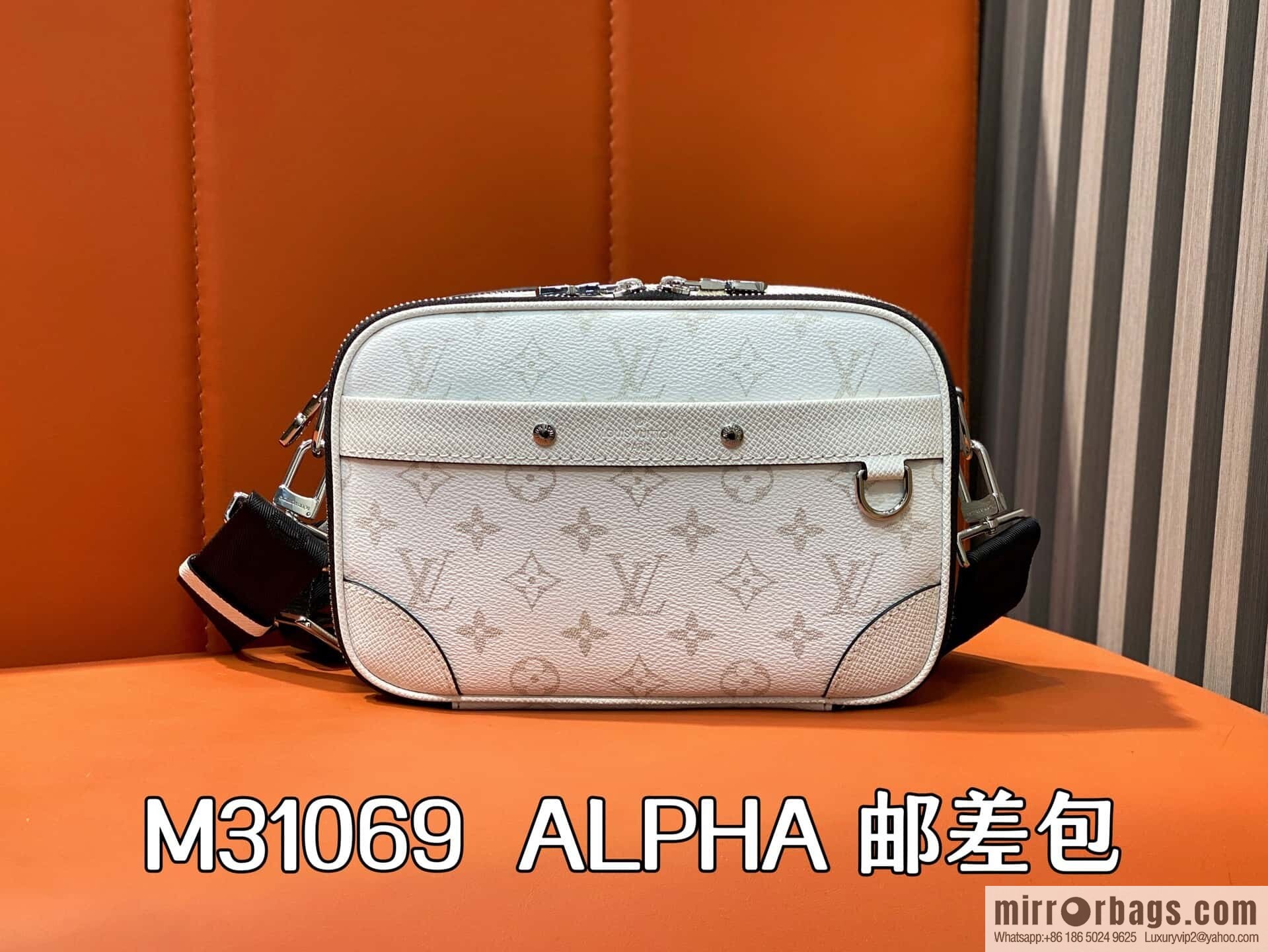 [Boutique‑grade] M31069 white flower, men's bag messenger bag ALPHA messenger bag