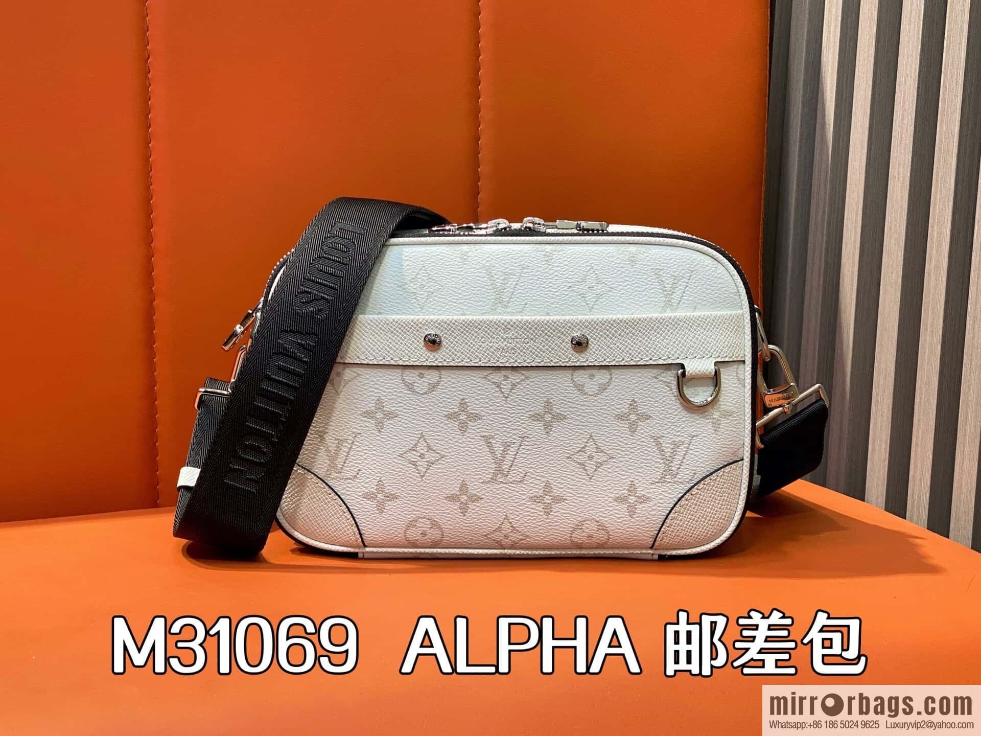 [Boutique‑grade] M31069 white flower, men's bag messenger bag ALPHA messenger bag