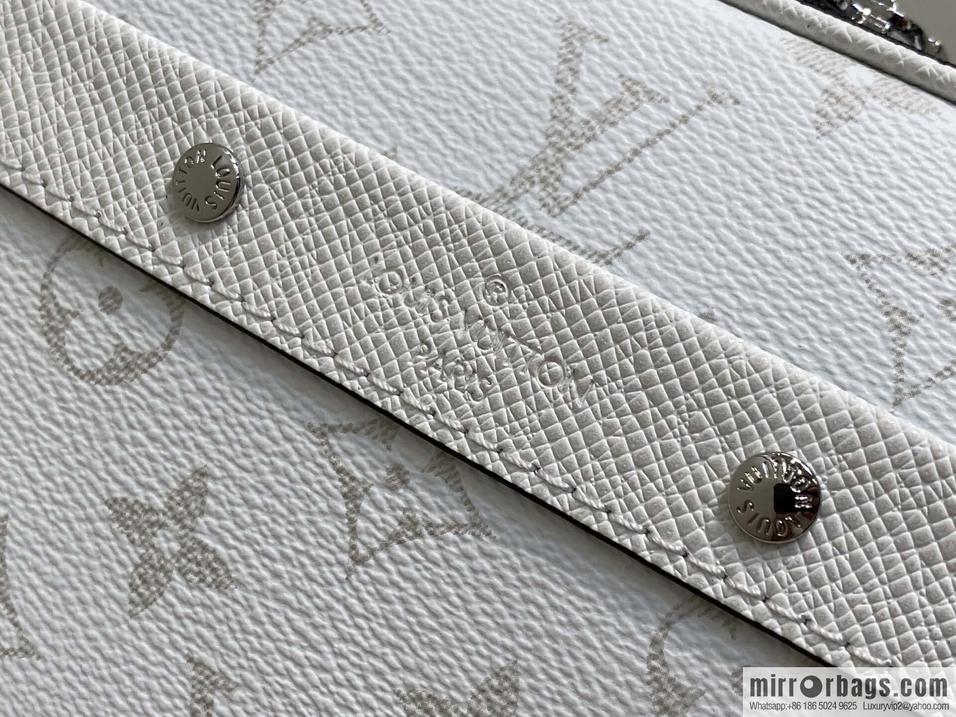 [Boutique‑grade] M31069 white flower, men's bag messenger bag ALPHA messenger bag