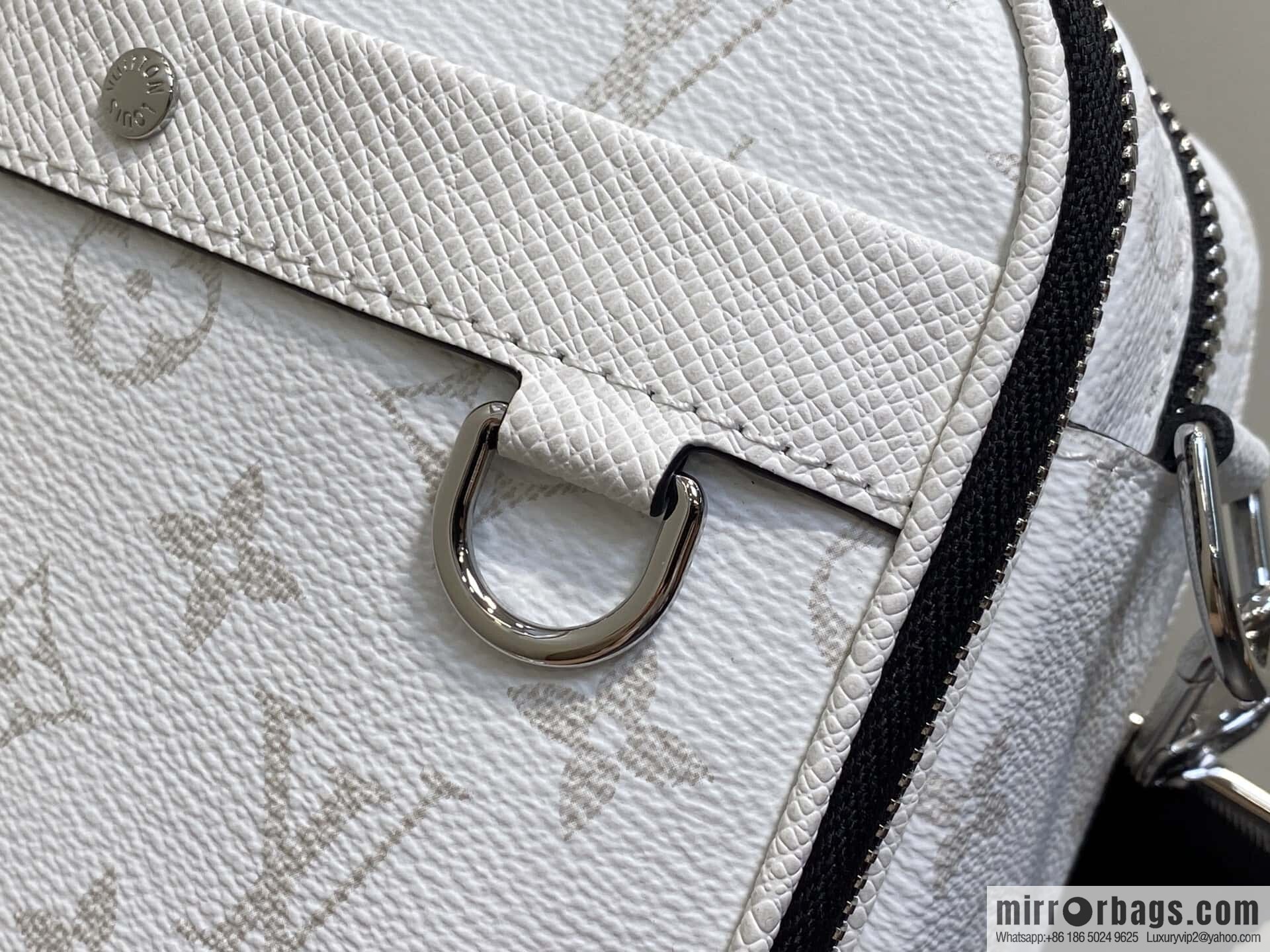 [Boutique‑grade] M31069 white flower, men's bag messenger bag ALPHA messenger bag