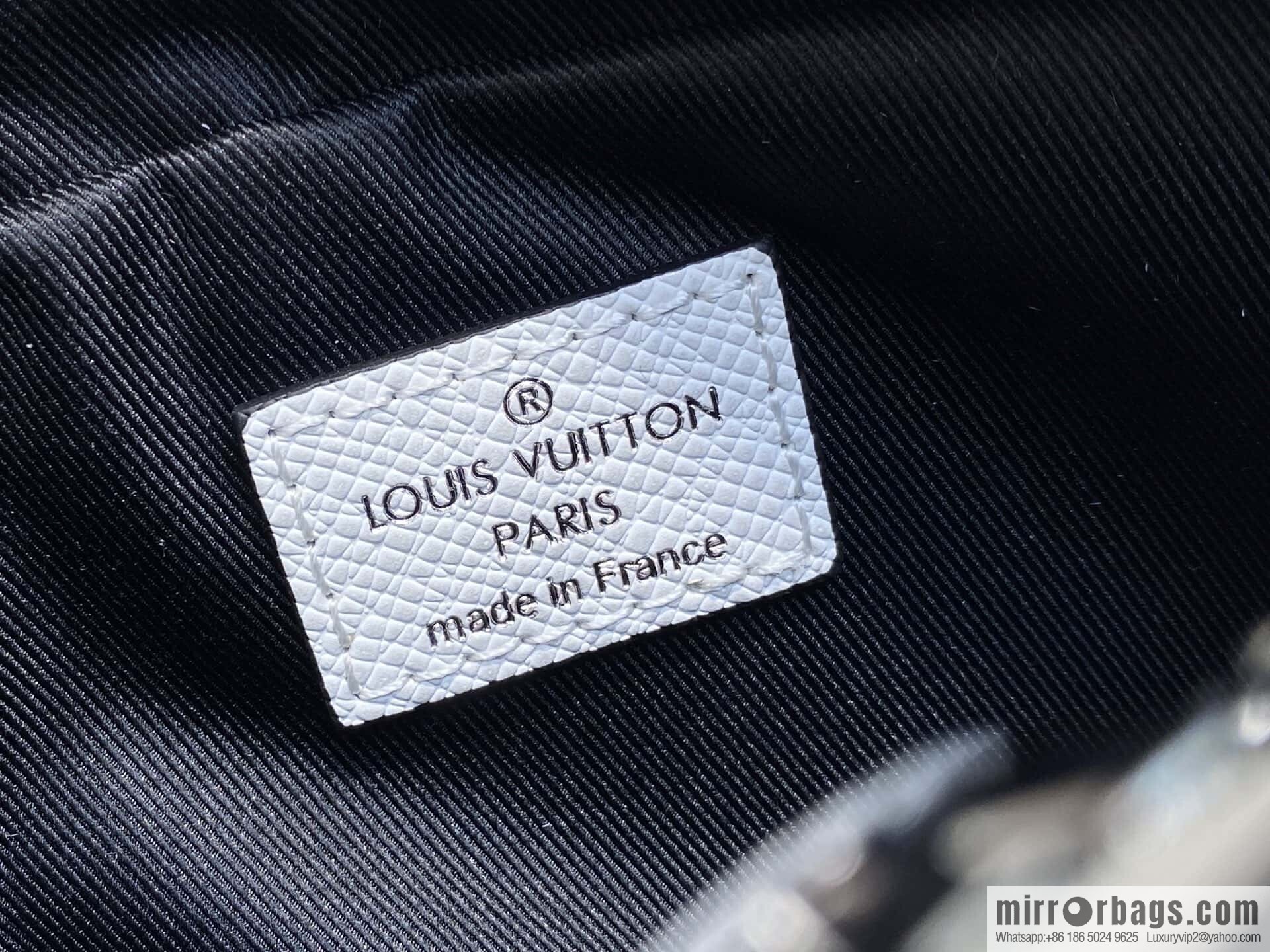 [Boutique‑grade] M31069 white flower, men's bag messenger bag ALPHA messenger bag
