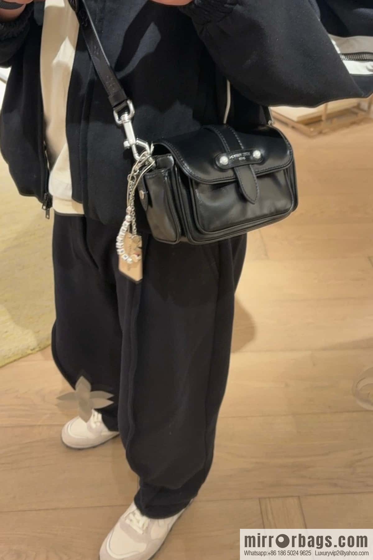 [Premium‑quality] M13989 black full leather men's bag messenger bag cargo mini messenger handbag