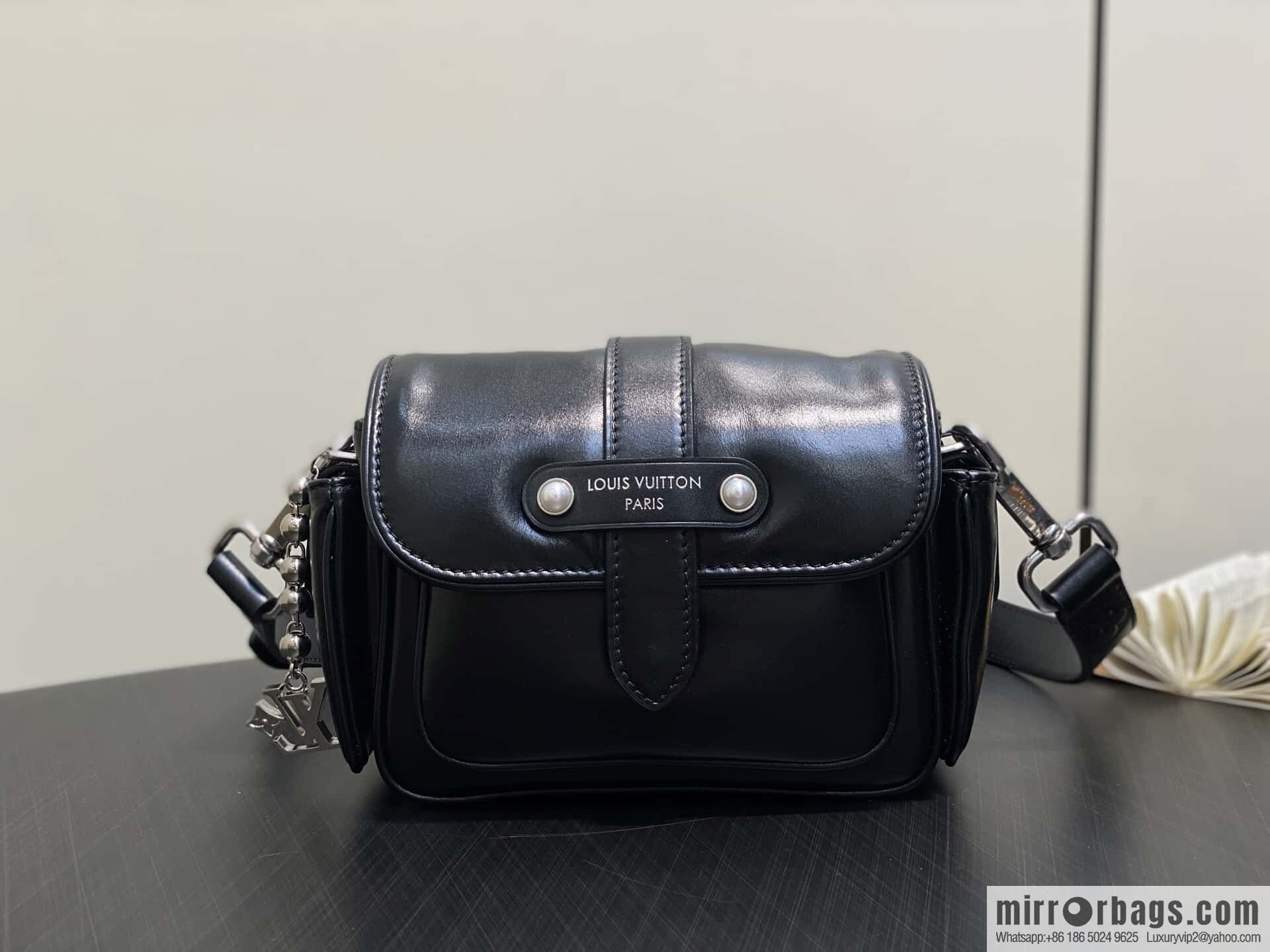 [Premium‑quality] M13989 black full leather men's bag messenger bag cargo mini messenger handbag