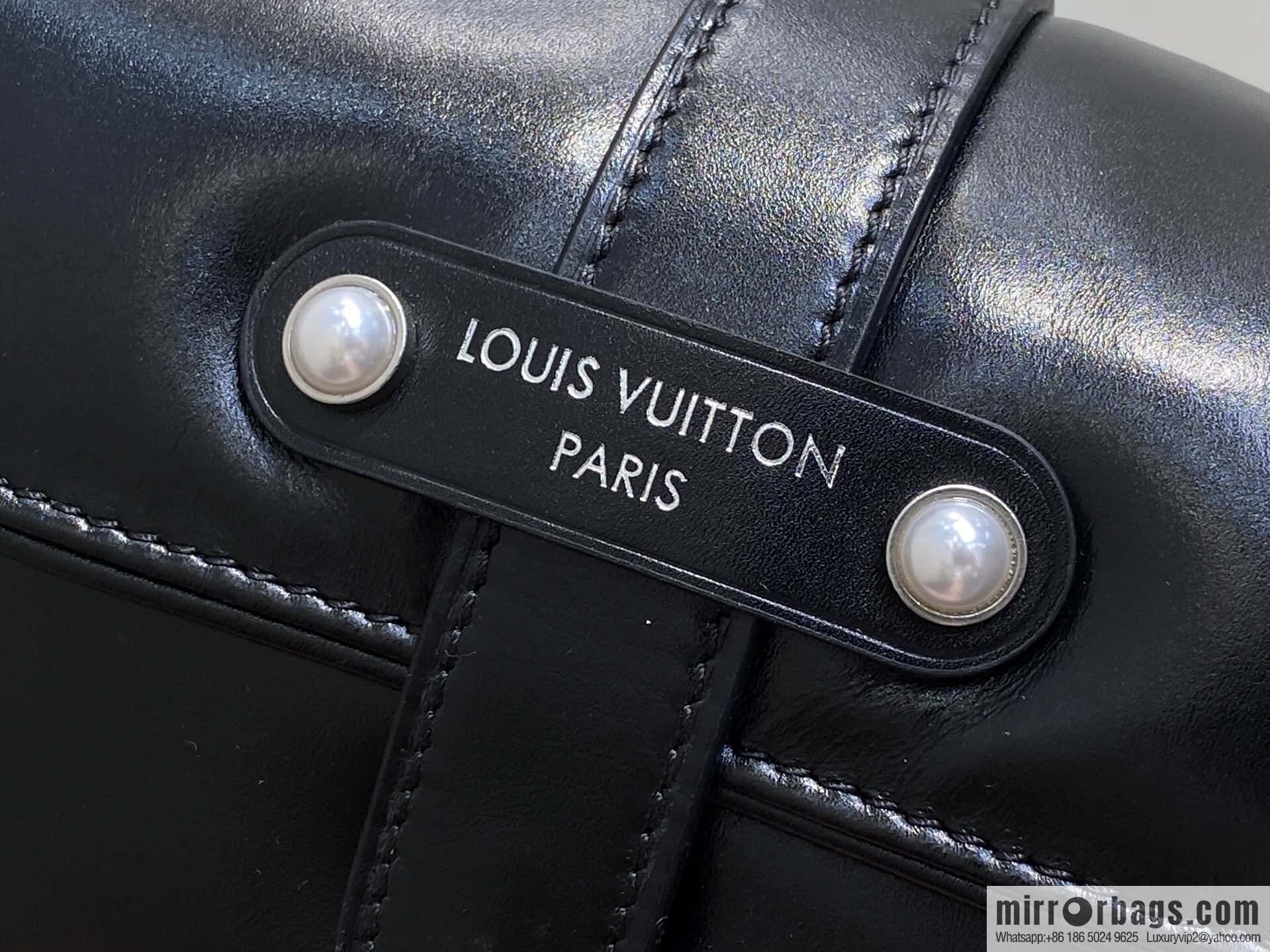 [Premium‑quality] M13989 black full leather men's bag messenger bag cargo mini messenger handbag