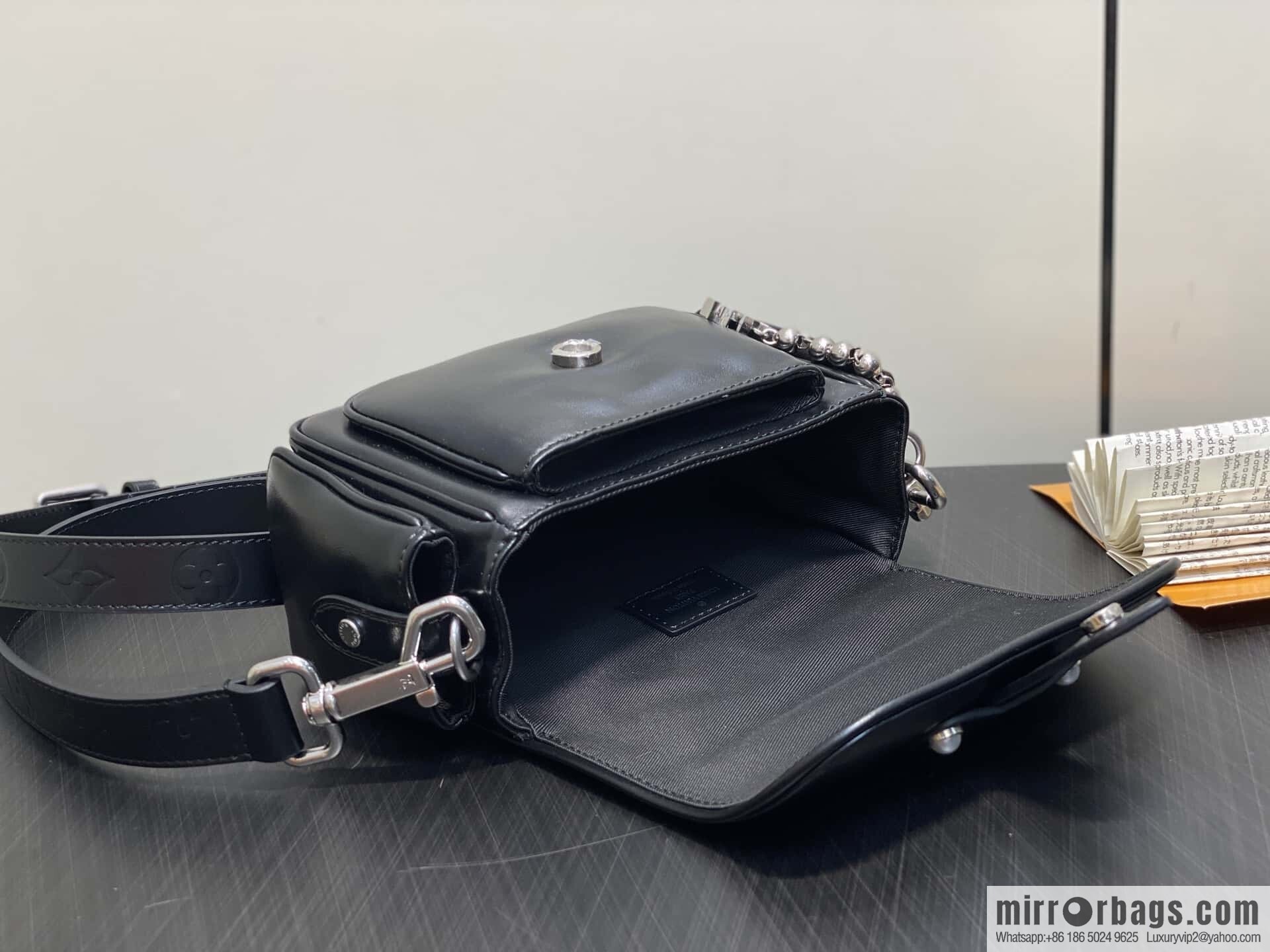 [Premium‑quality] M13989 black full leather men's bag messenger bag cargo mini messenger handbag