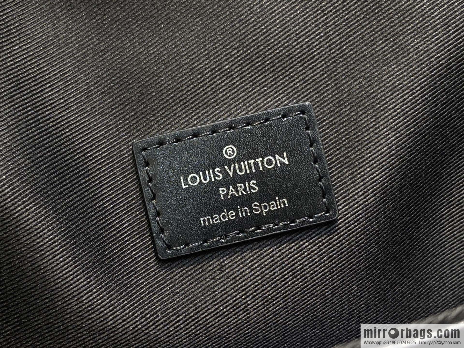 [Premium‑quality] M13989 black full leather men's bag messenger bag cargo mini messenger handbag
