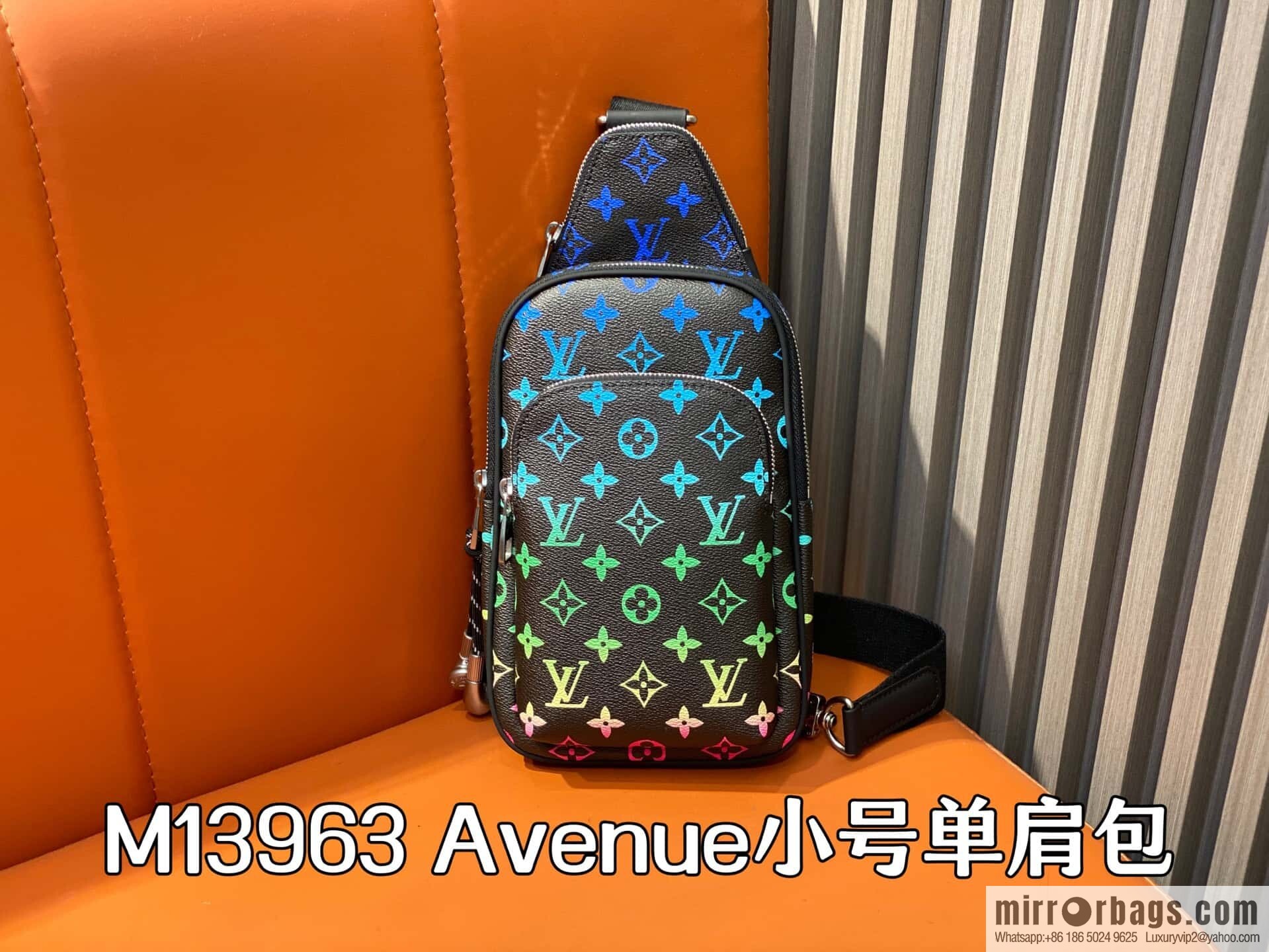 [Premium‑quality] M13963 black gradual change earphones men's bag breast bag Avenue small shoulder bag