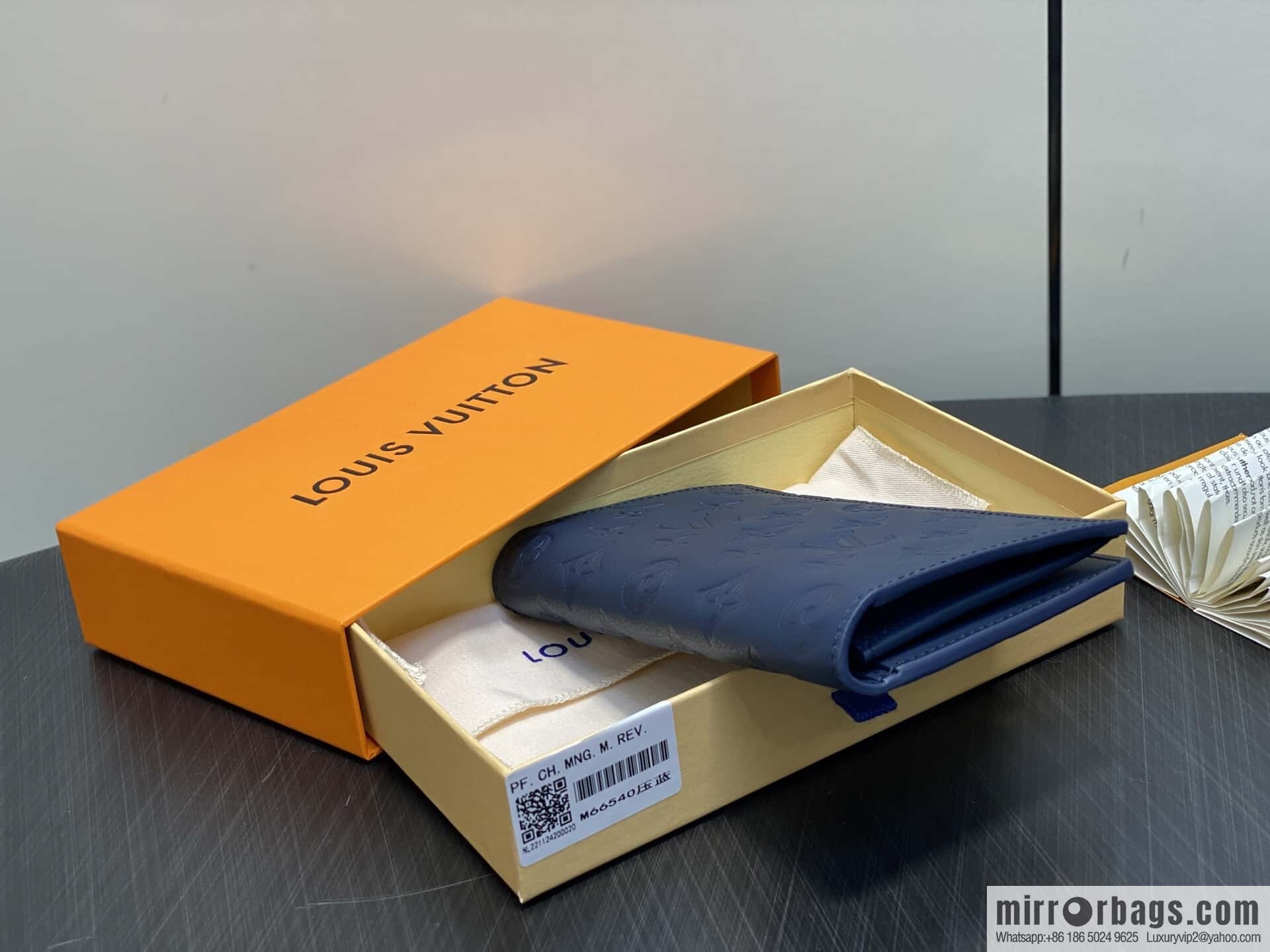 [Boutique‑grade] M66540 dark blue, full leather embossed suit wallet BRAZZA wallet