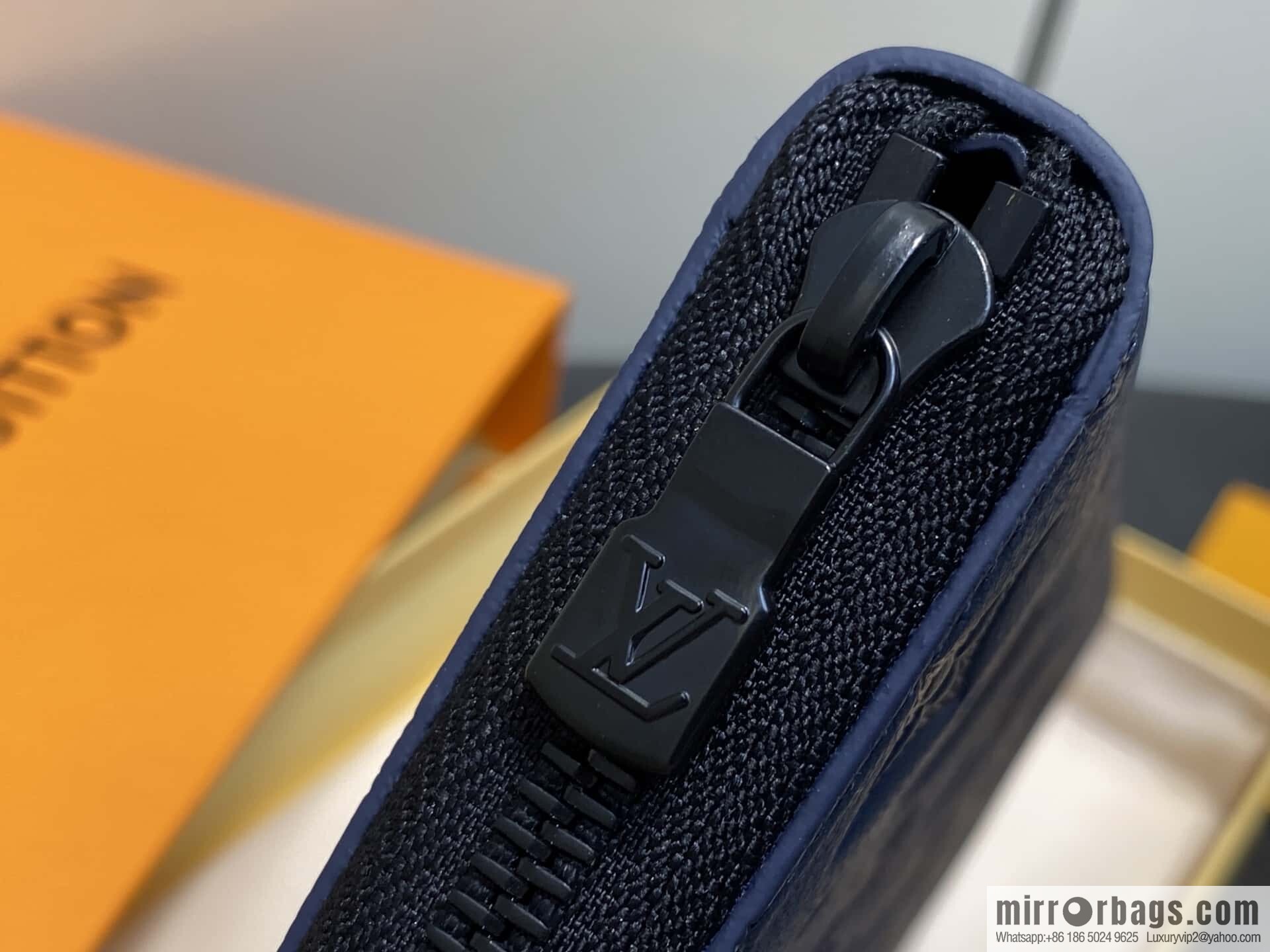 [Premium‑quality] M14847 dark blue, full leather embossed single zipper wallet ZIPPY zipper wallet
