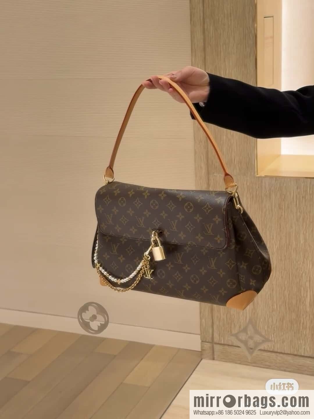 [Boutique‑grade] M14473 monogram lock bag large bag HIDE AWAY medium handbag