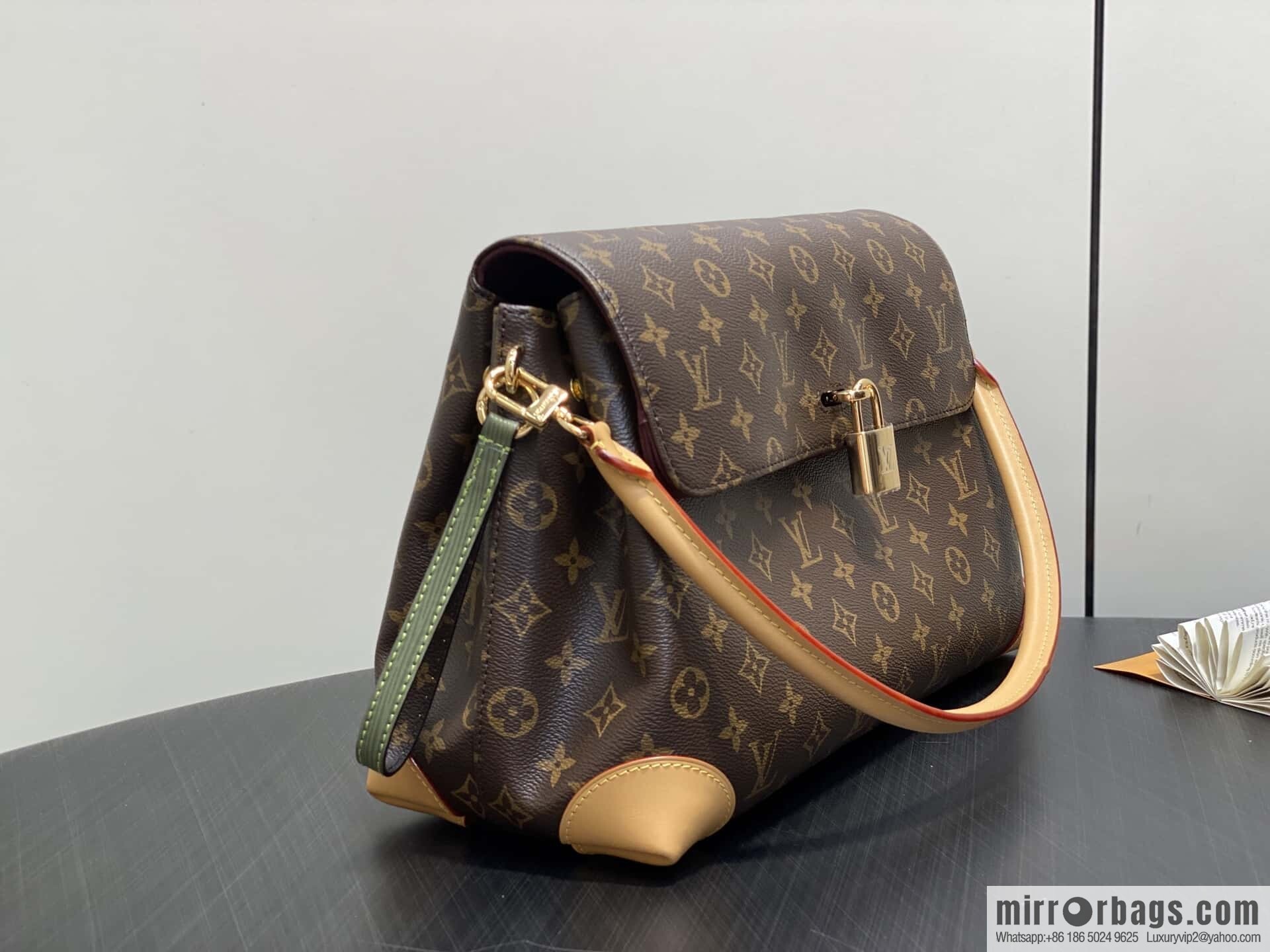 [Boutique‑grade] M14473 monogram lock bag large bag HIDE AWAY medium handbag