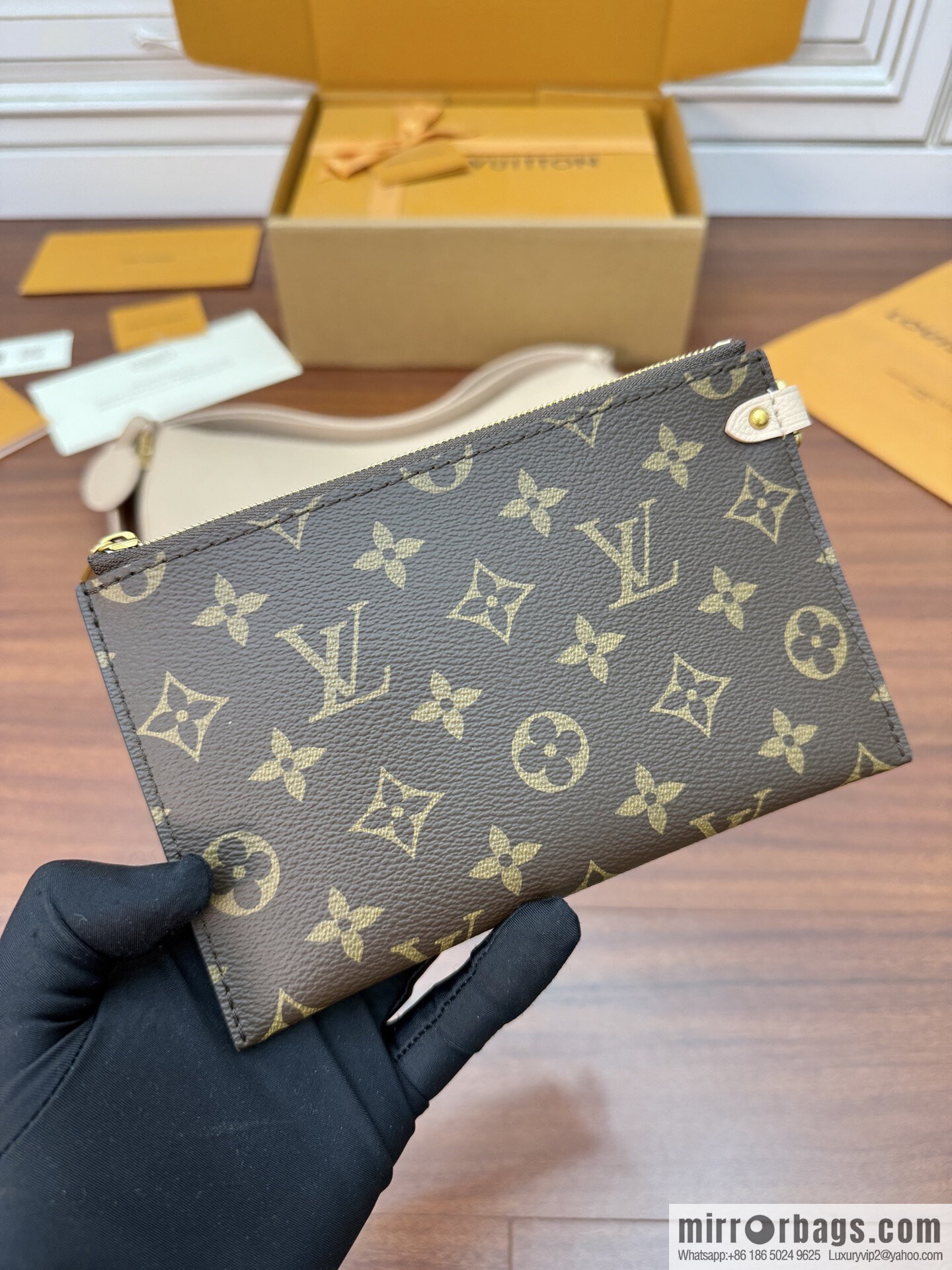 LV M14635 NEW Low Key Cookie MM