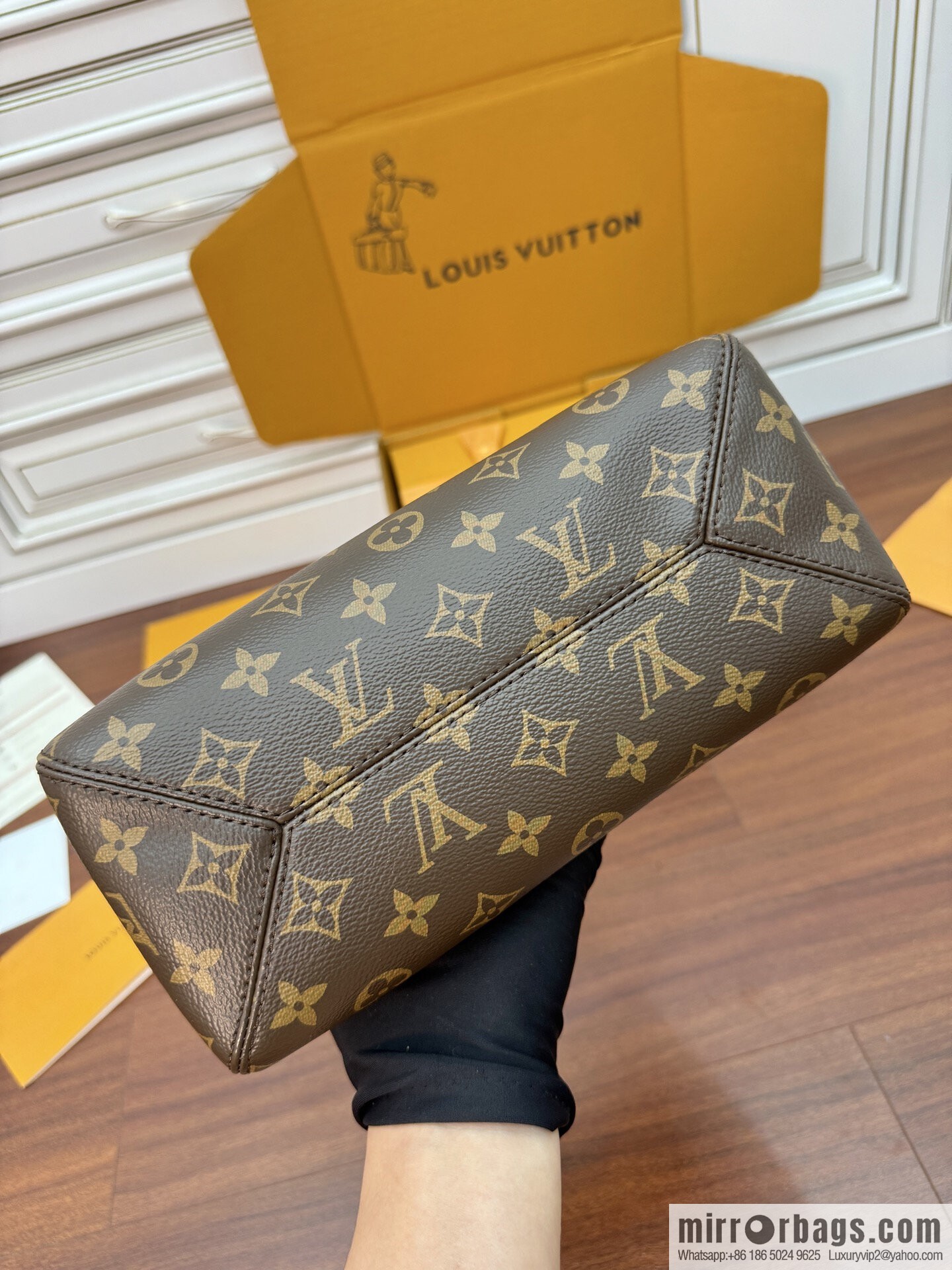 LV M12940 NEW The Drop PM