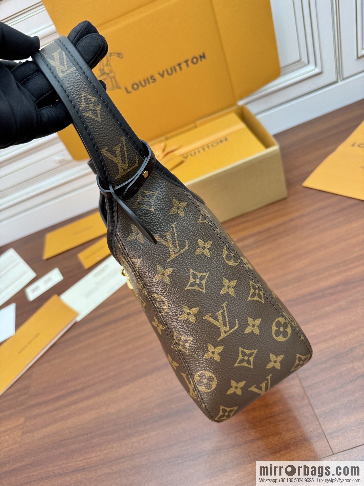 LV M12940 NEW The Drop PM